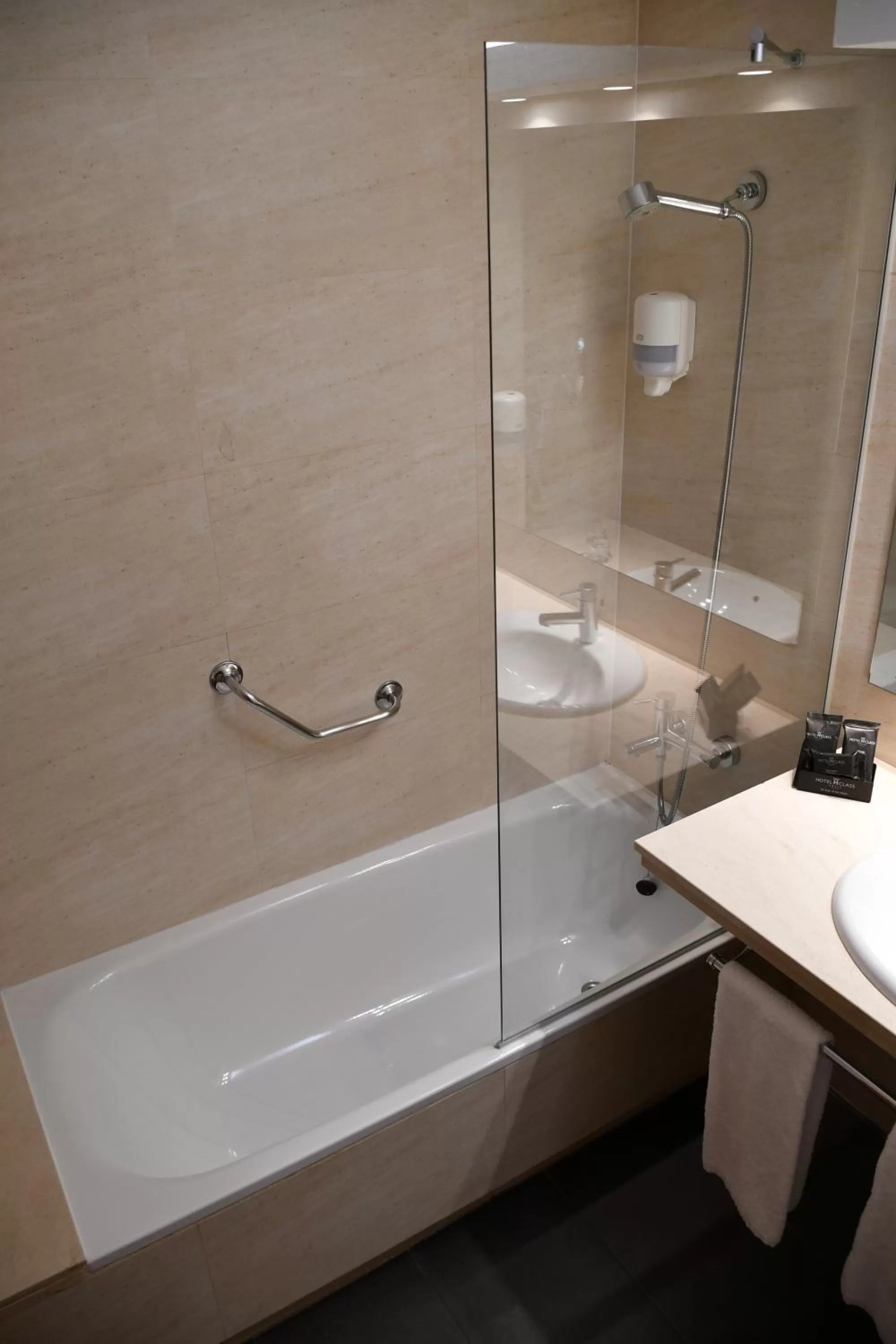 Double or Twin Room in Hotel Class Valls