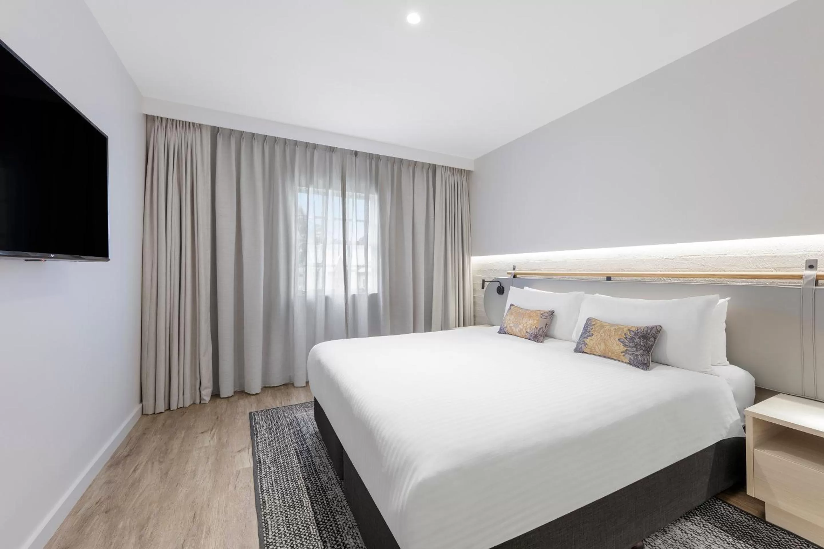 One-Bedroom King Suite in Crowne Plaza Hawkesbury Valley by IHG