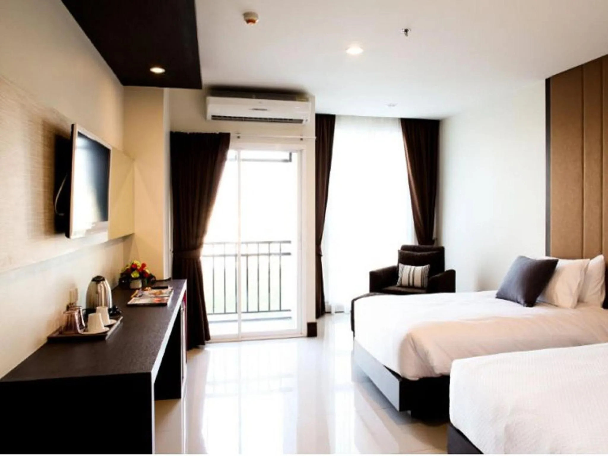Deluxe Room - One Way Transfer in Crystal Suites Suvarnbhumi Airport