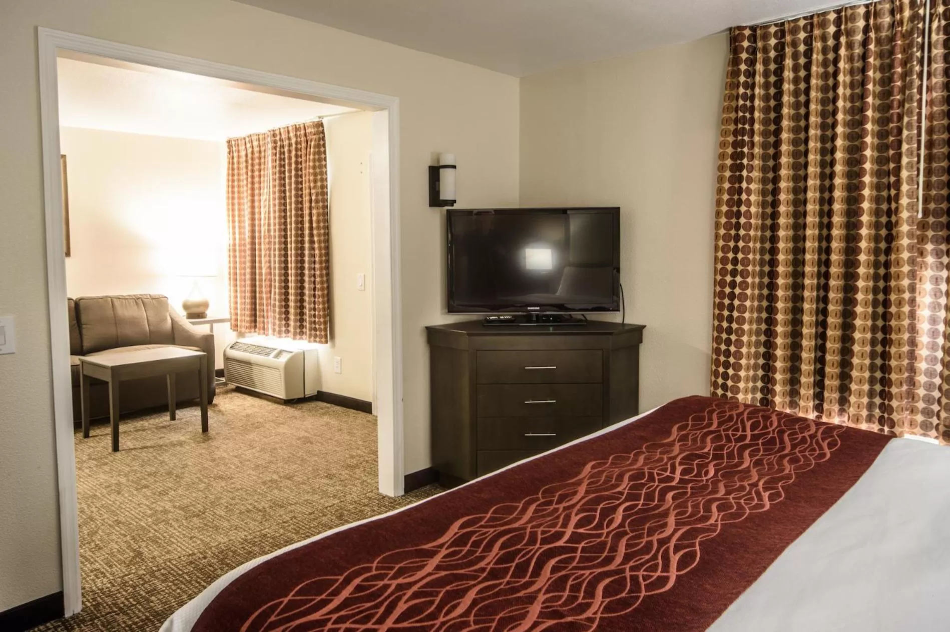 King Suite in Richland Inn