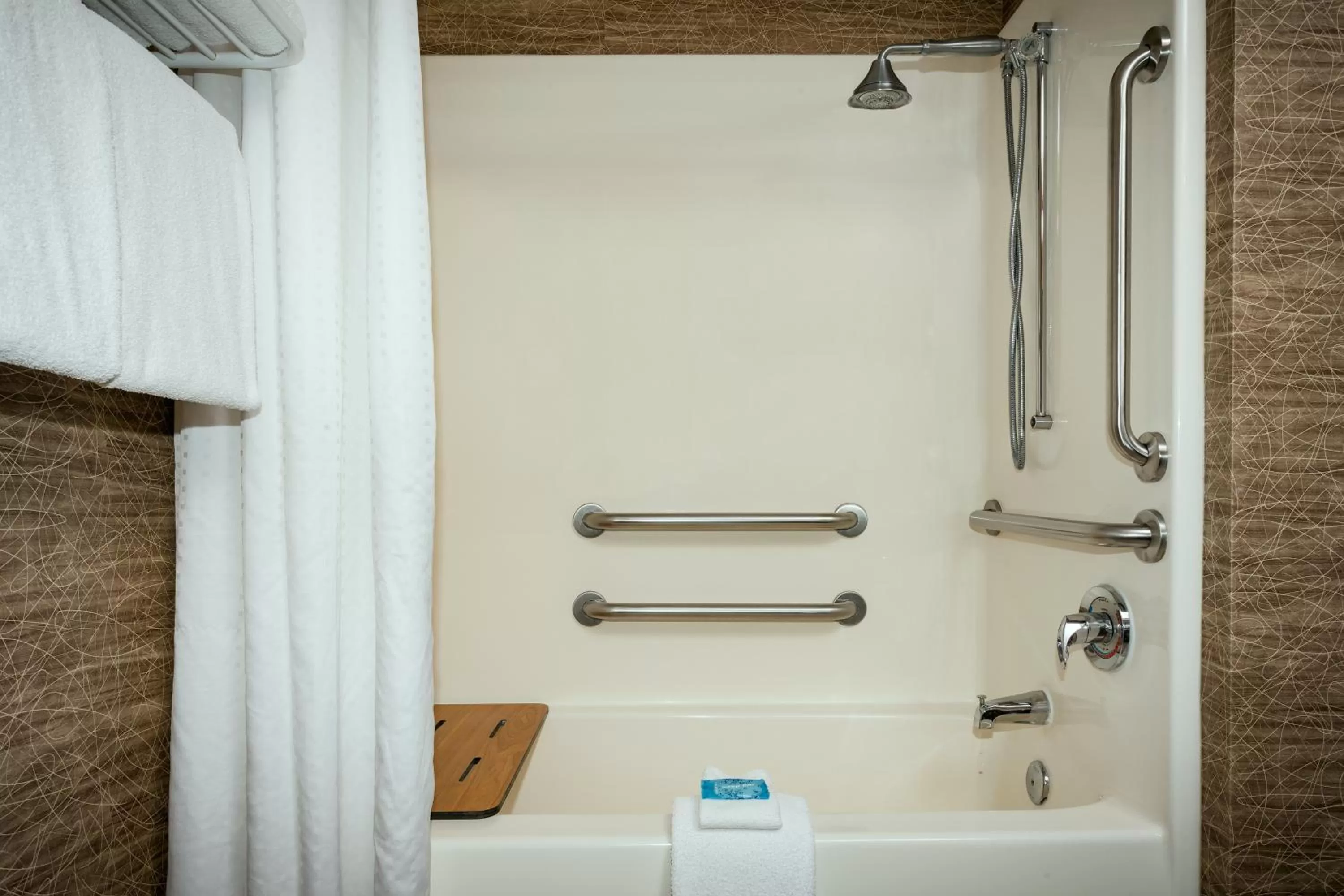 Queen Room with Two Queen Beds - Disability Access in Wyndham Garden Anchorage Airport