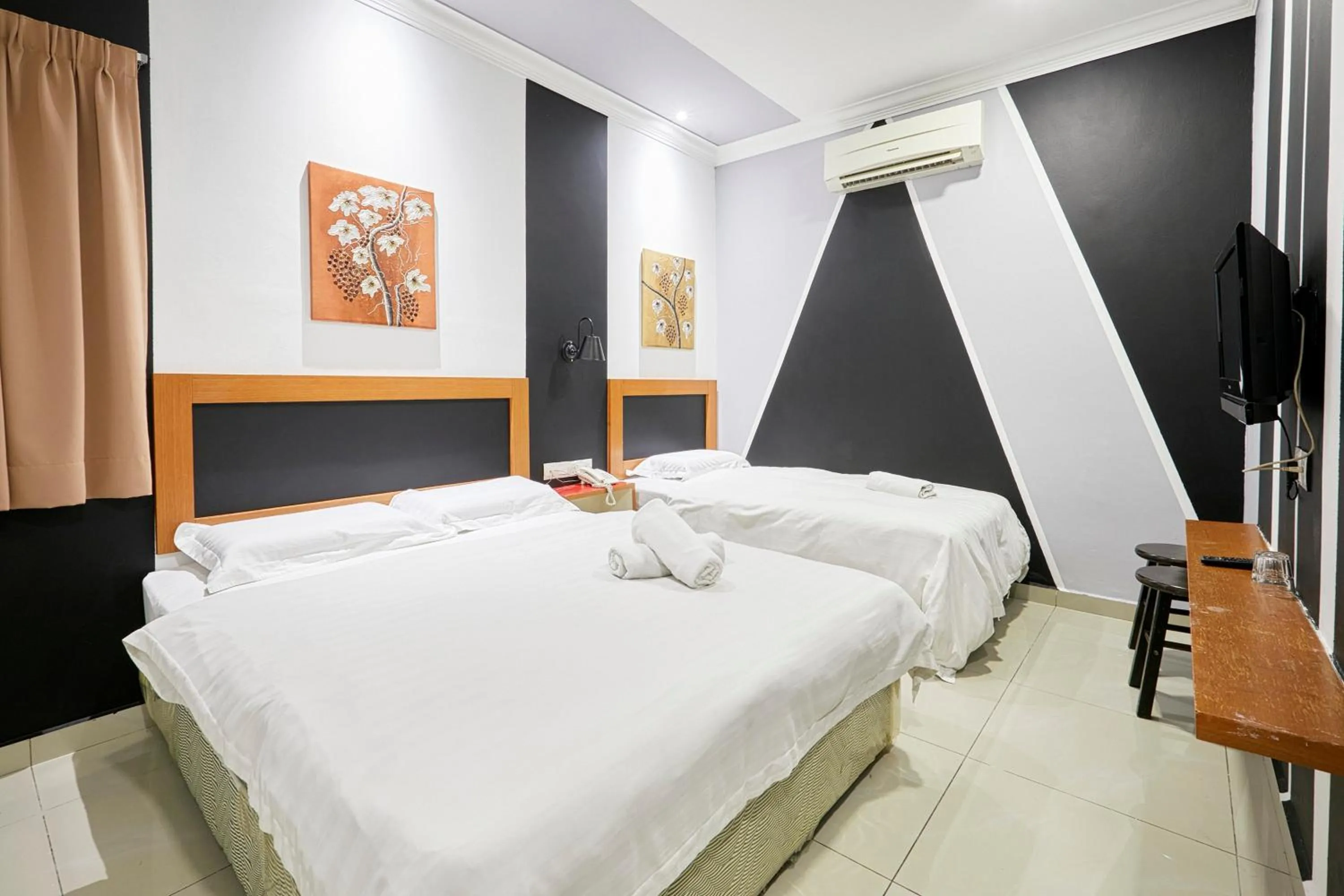 Family Room in D'New 1 Hotel Near Sunway Pyramid, 6 Min Only