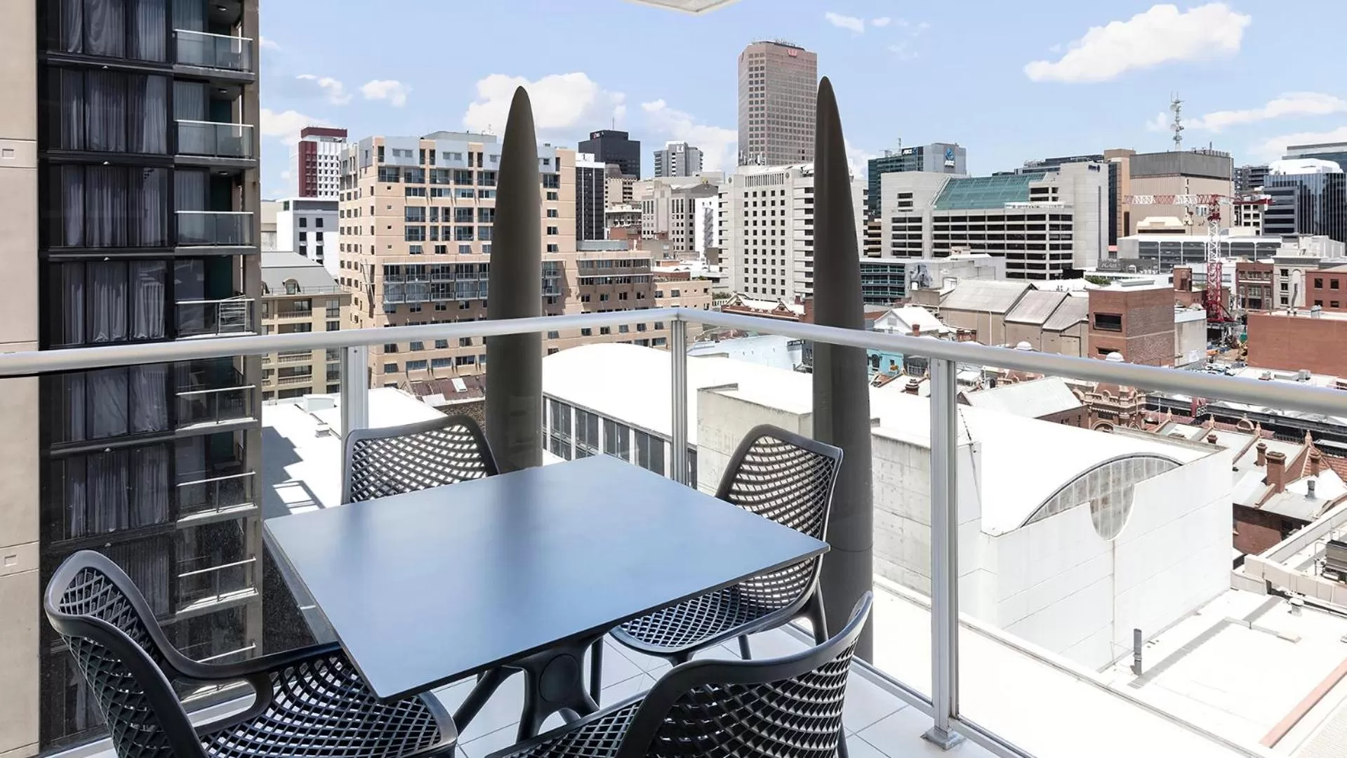 Deluxe Two-Bedroom Apartment in Oaks Adelaide Embassy Suites