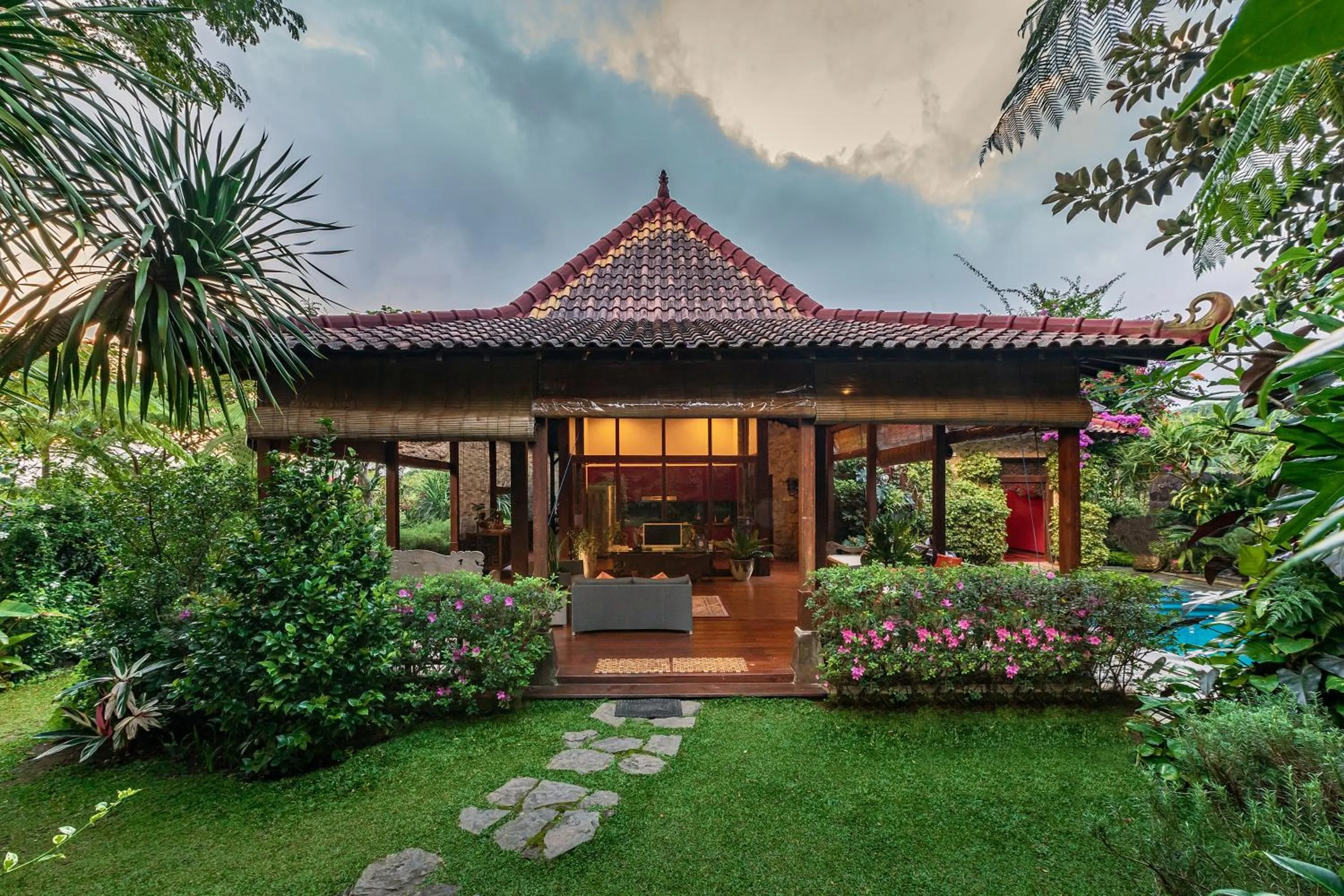 Two-Bedroom Villa with Private Pool in Villa Mulyono