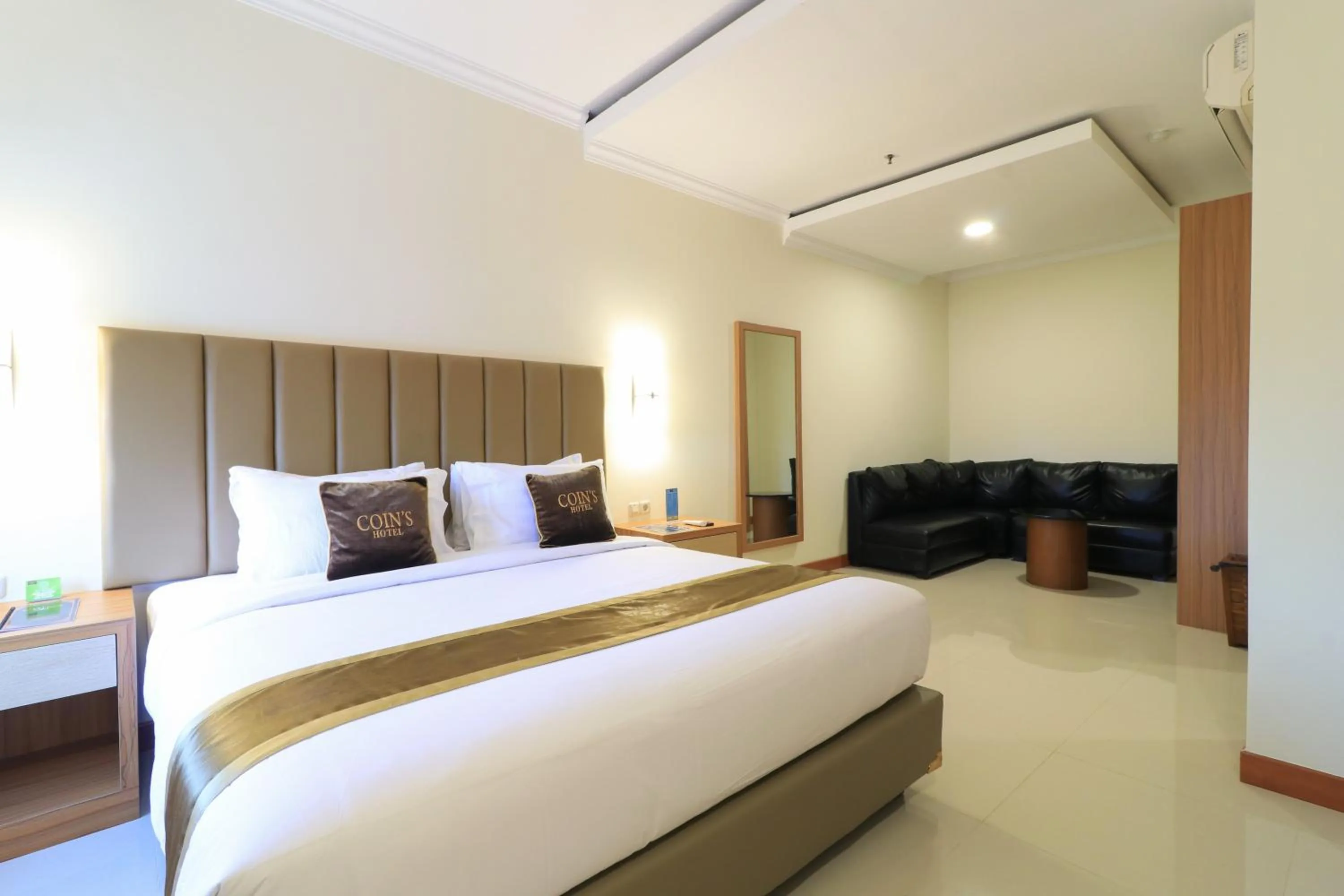 Junior Suite in Coins Hotel Jakarta