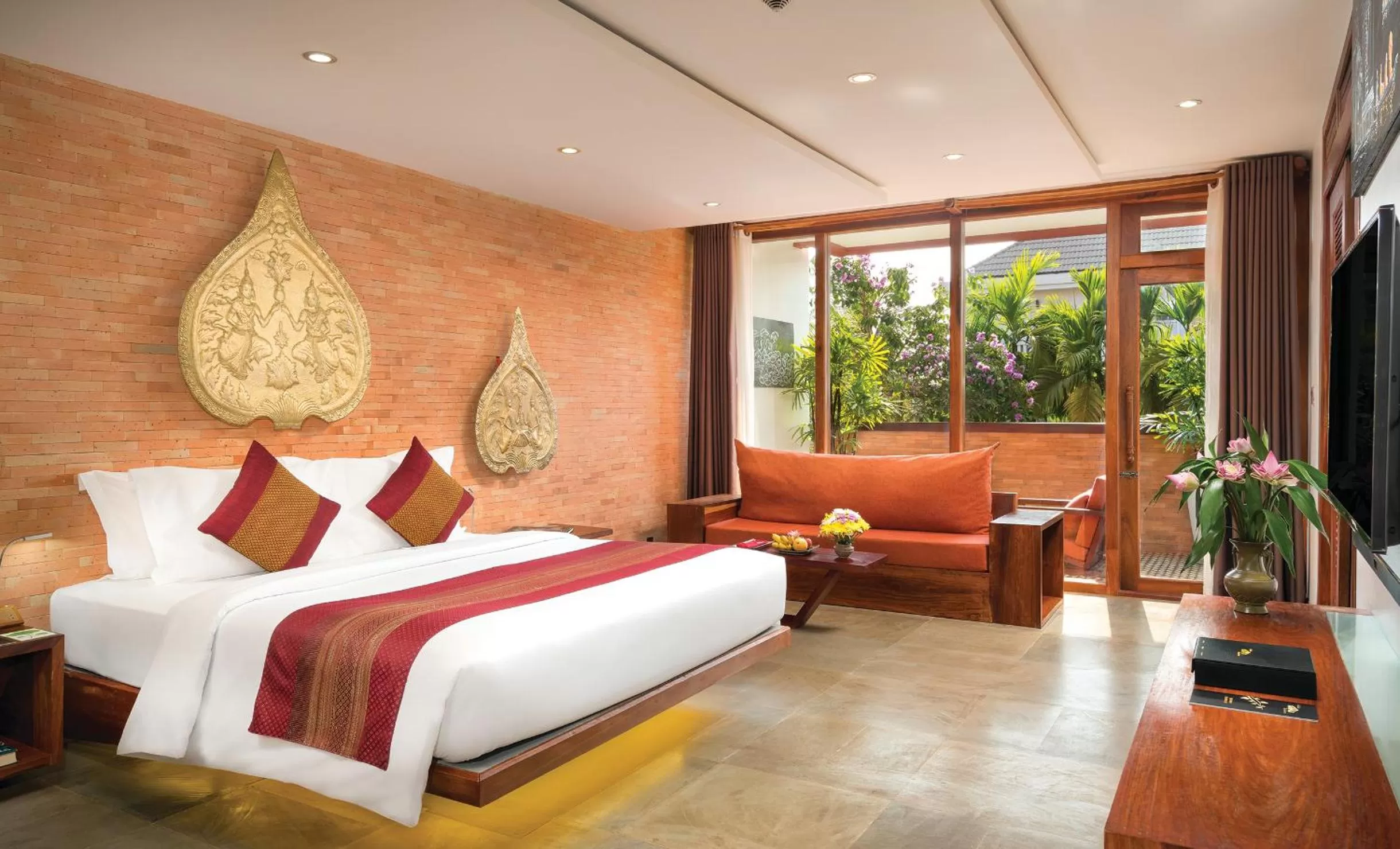 Suite Pool View - Free USD20 Credit Spa in Golden Temple Residence