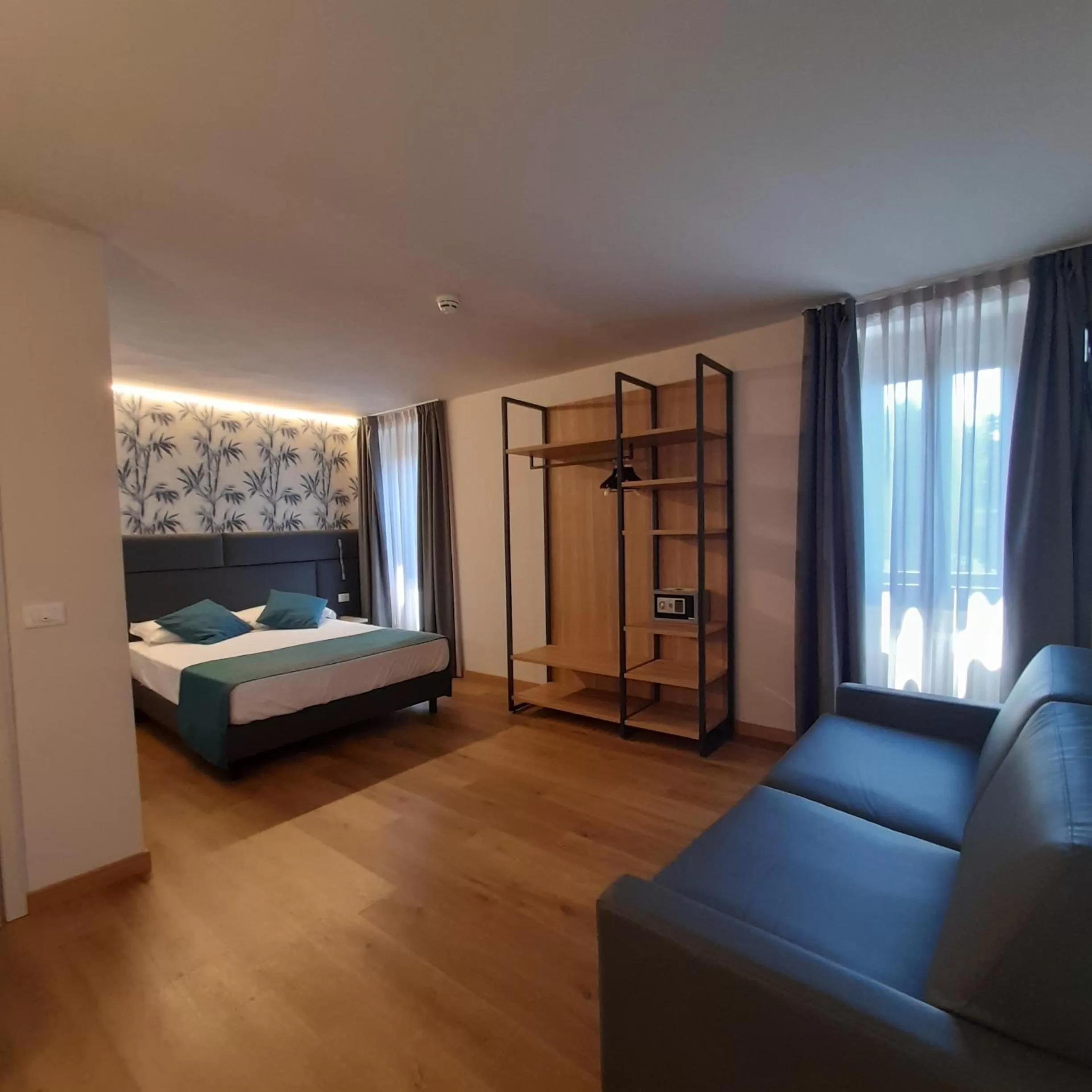 Junior Suite with Lake View in Bike Hotel Touring Gardone Riviera & Wellness