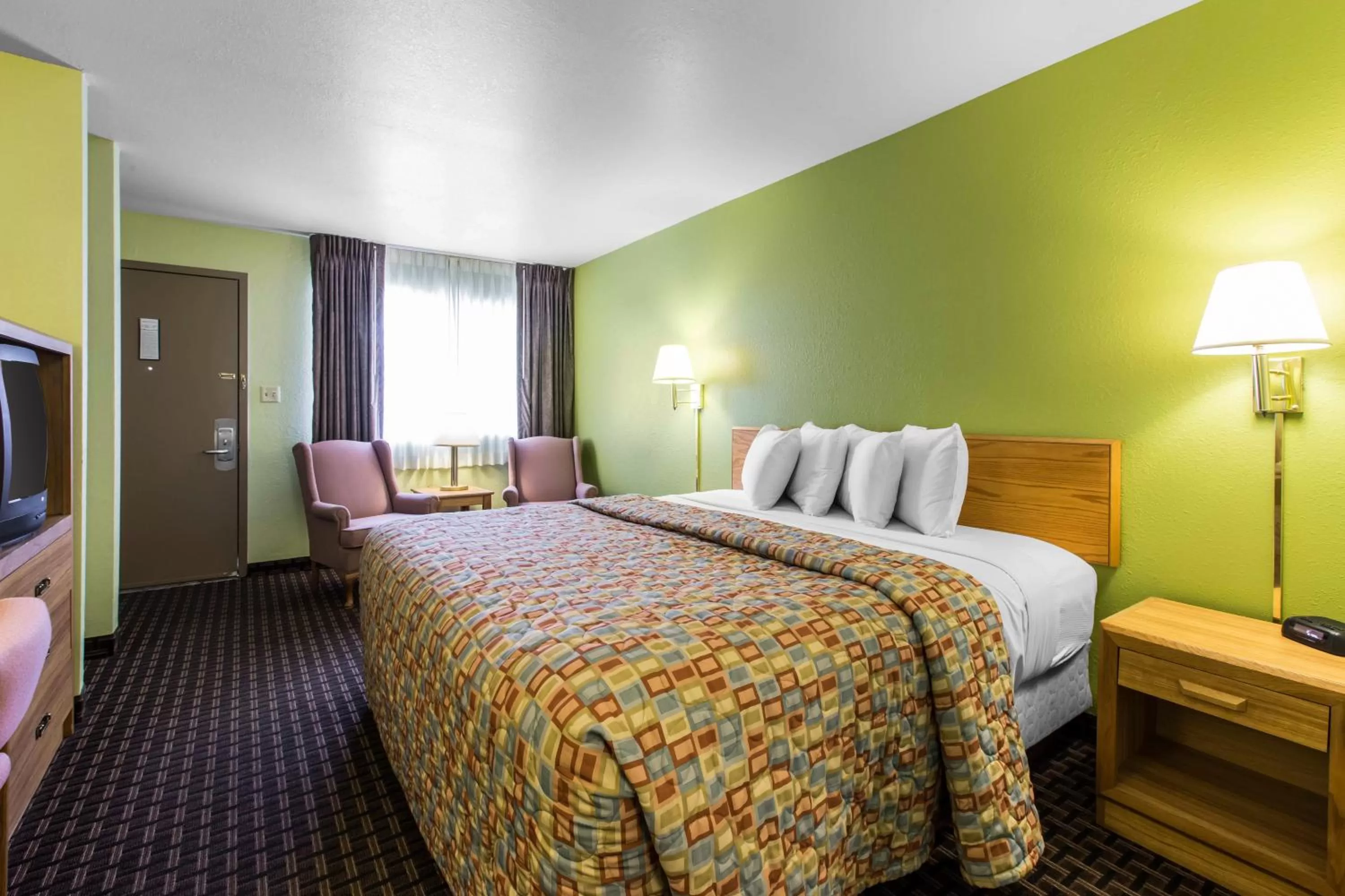 Standard King Room - No Pets in Rodeway Inn Gunnison