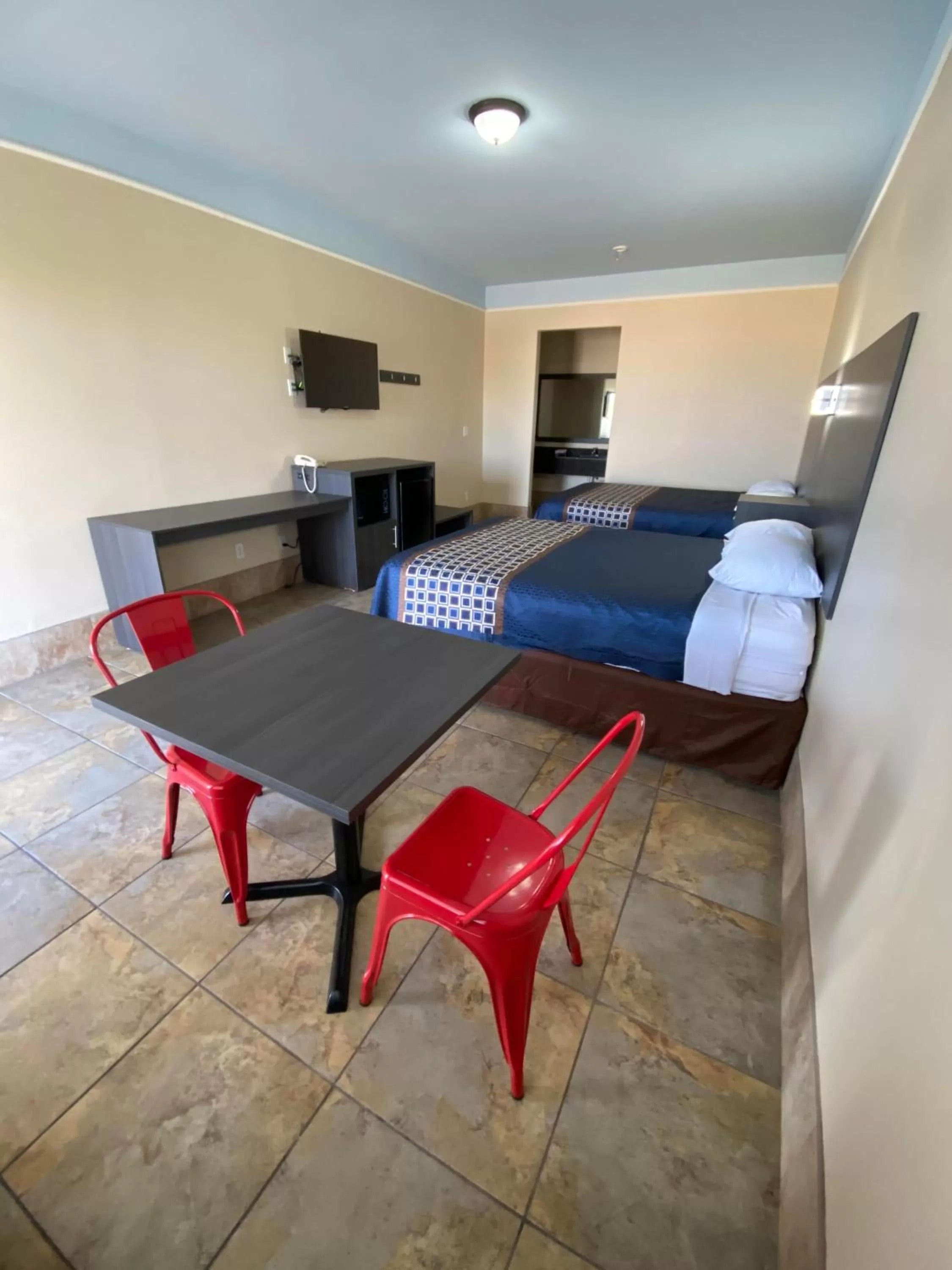 Queen Room with Two Queen Beds - Smoking in Texas Inn & Suites McAllen at La Plaza Mall and Airport