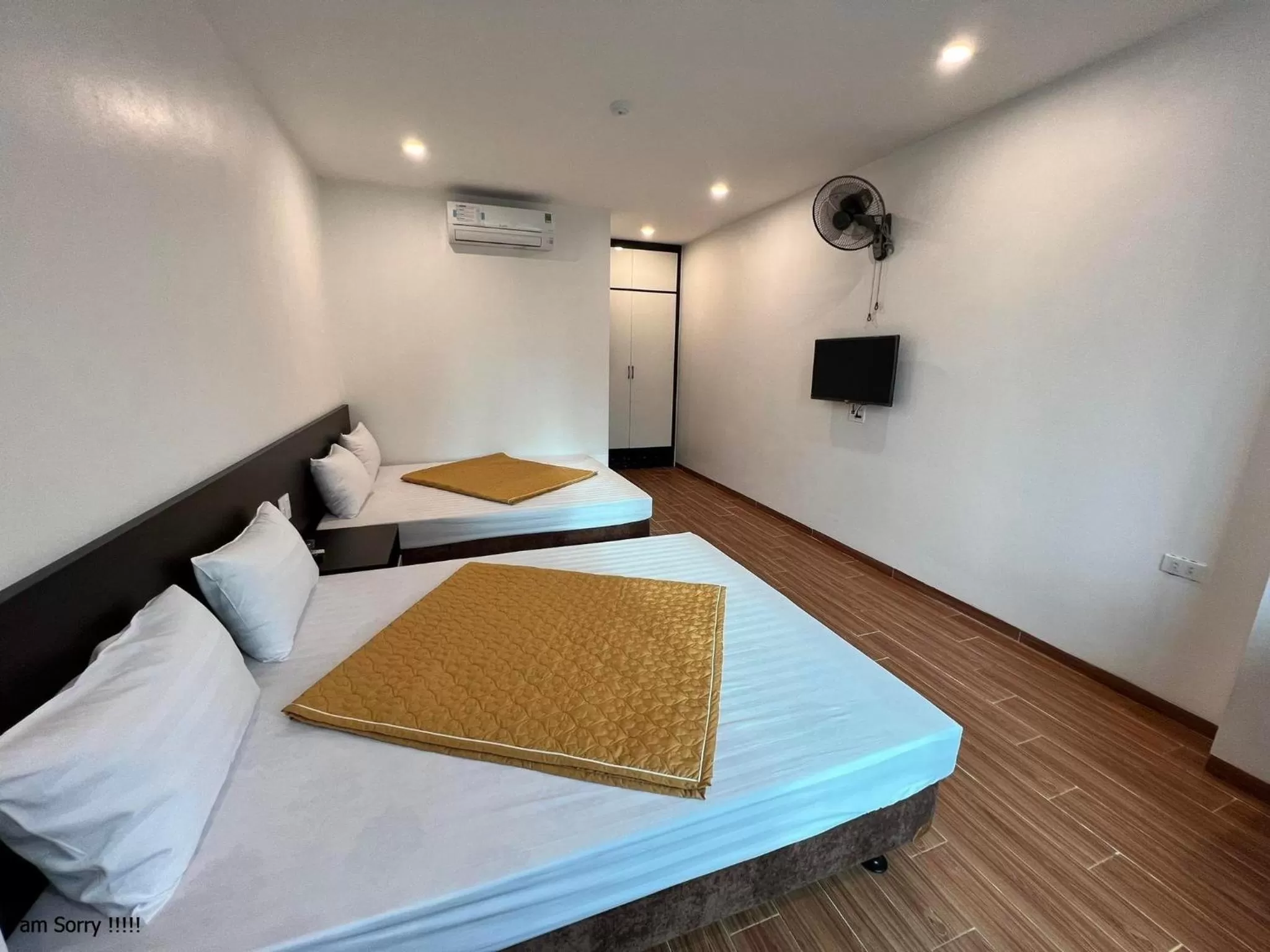 Double Room with Two Double Beds in Phú Quý Hotel