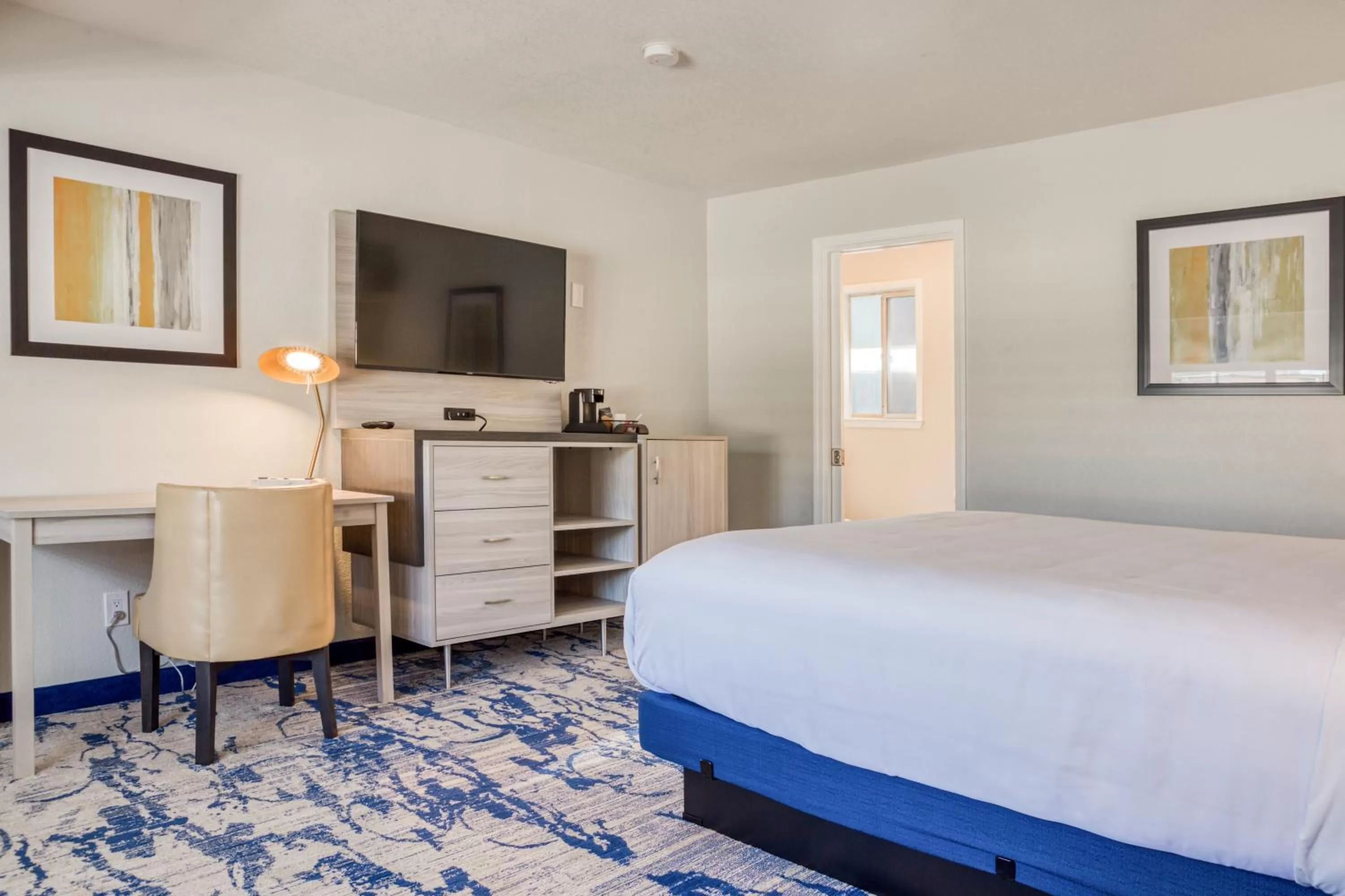 King Room in Creekside Inn Downtown