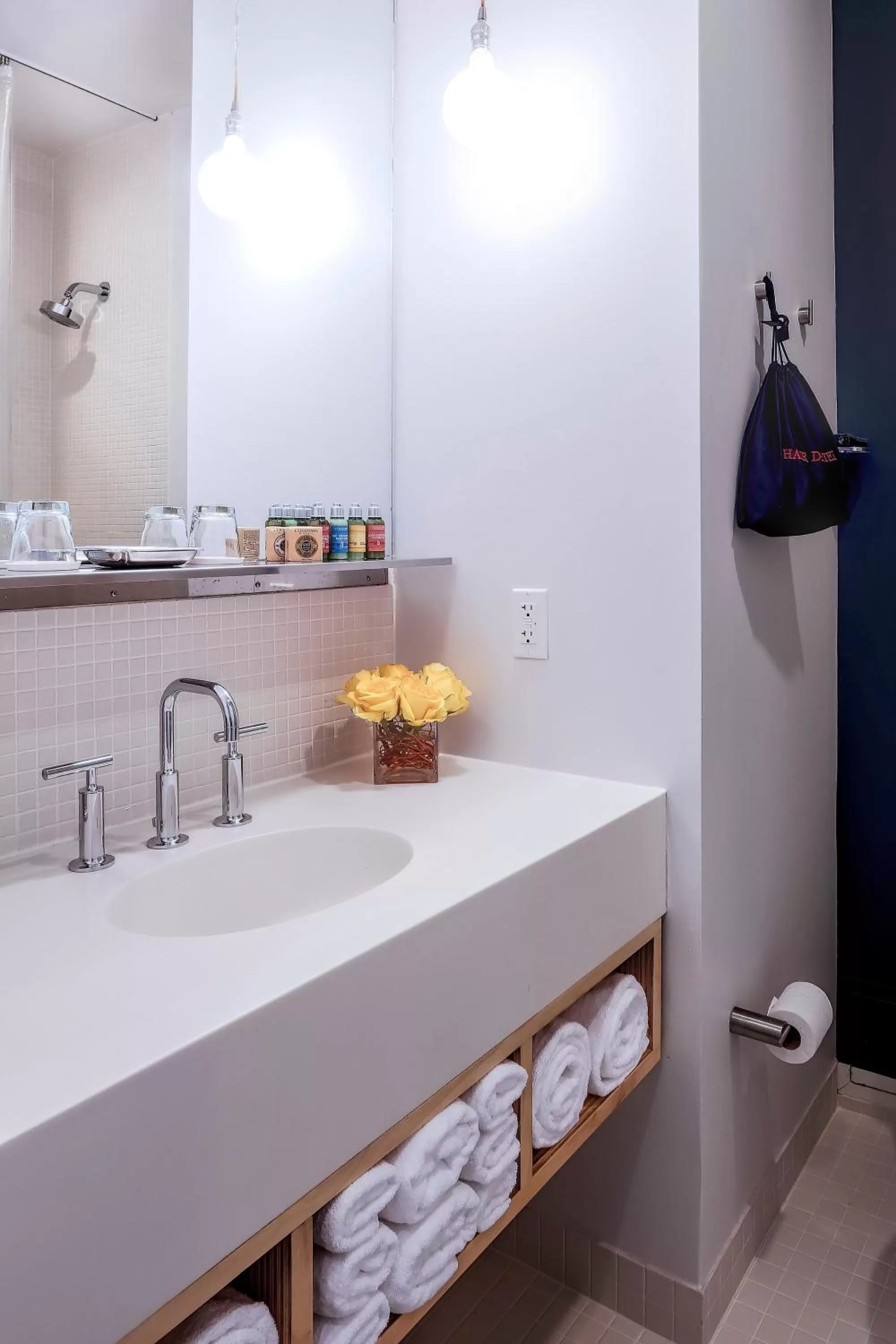  Mobility Accessible Queen Room with Roll-in Shower in NU Hotel