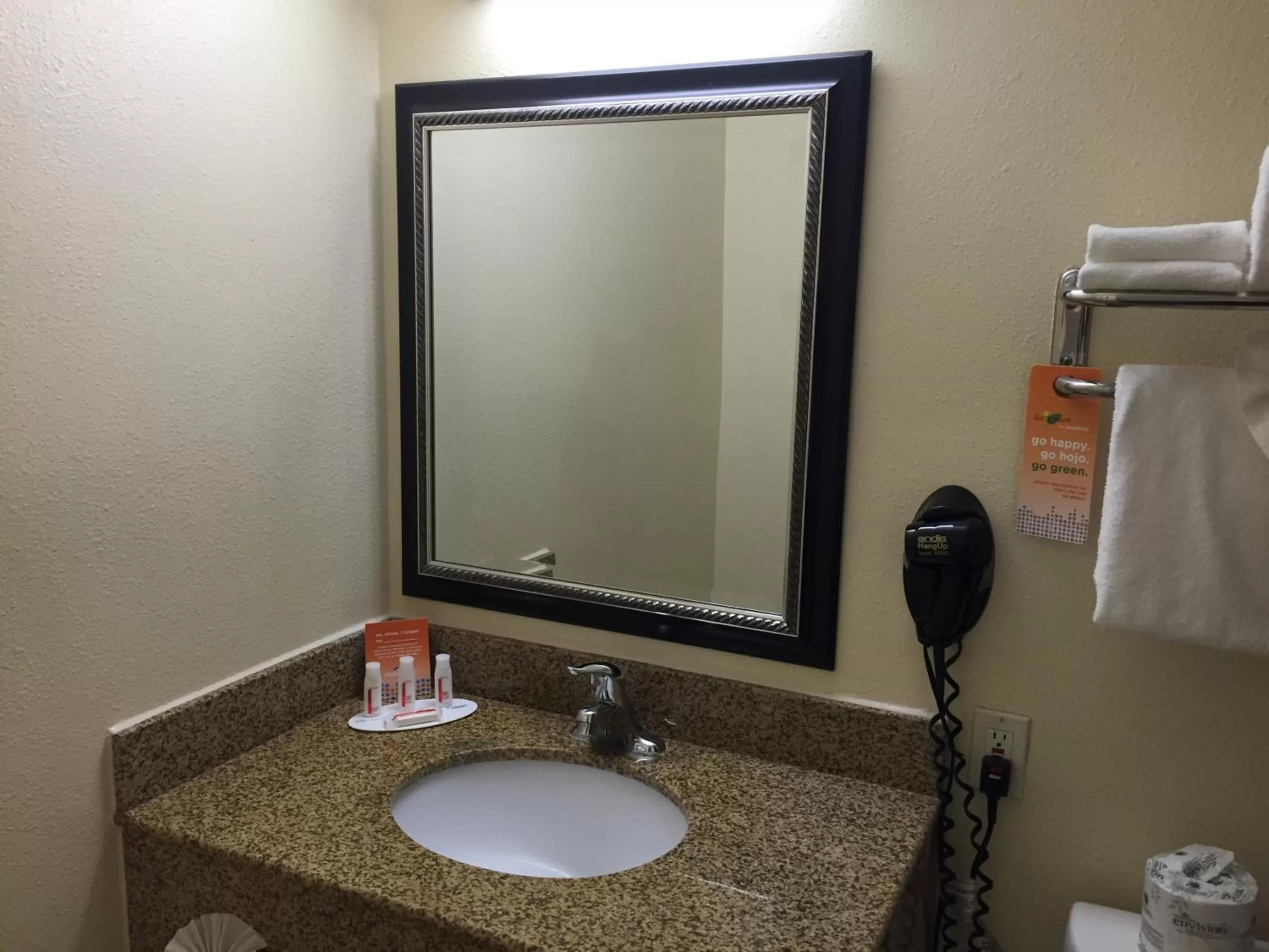 King Room - Non-Smoking in Howard Johnson by Wyndham San Diego Sea World