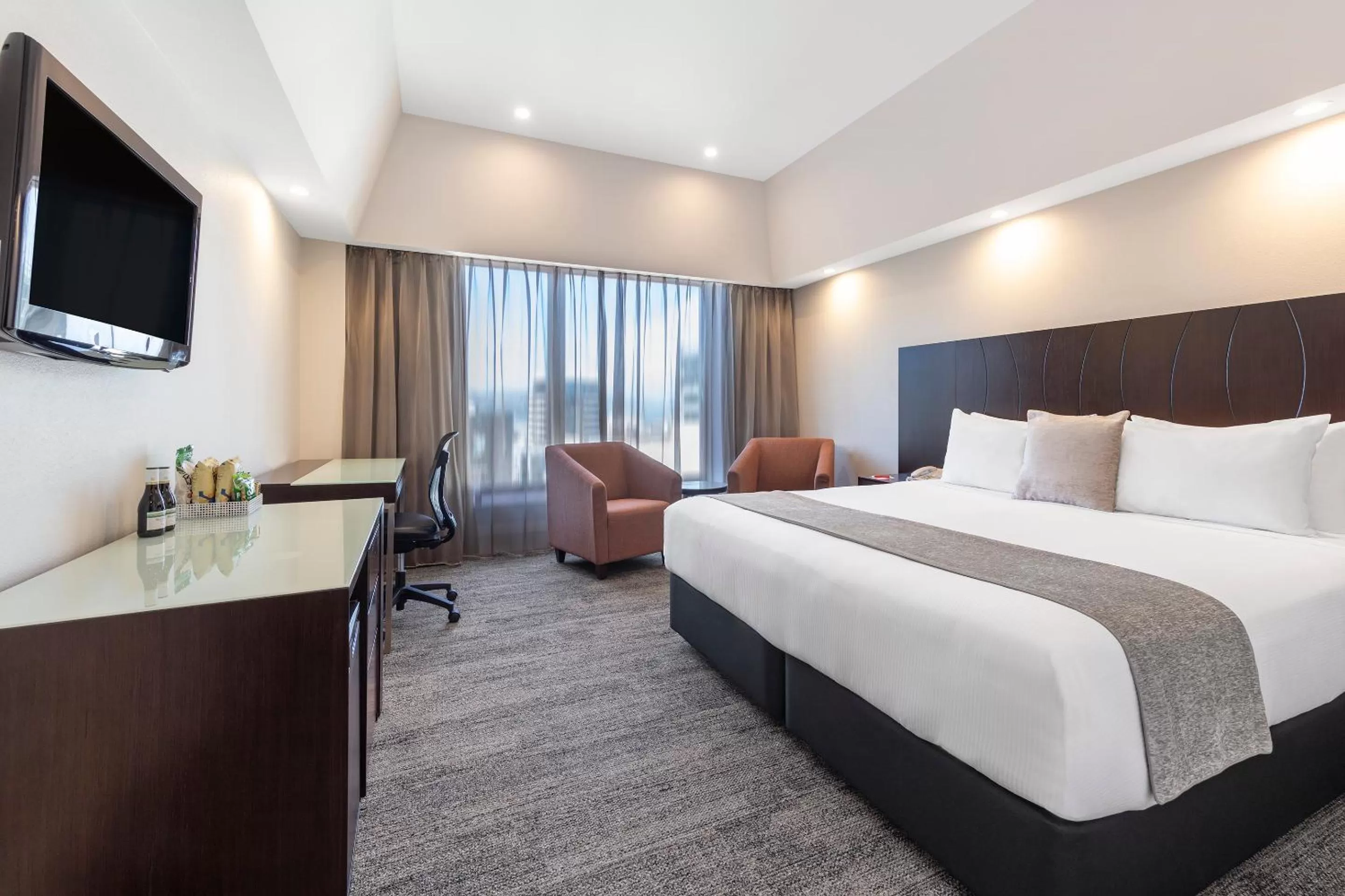 Newly Refurbished -  Executive King Room in James Cook Hotel Grand Chancellor
