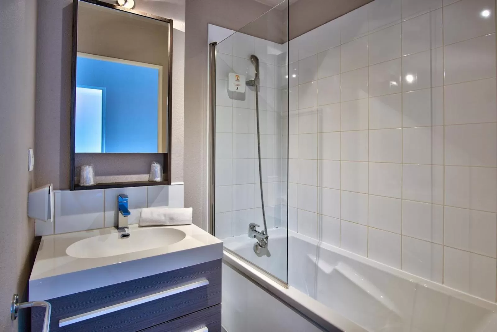 Superior Family Room in Adonis Hotel Bayonne