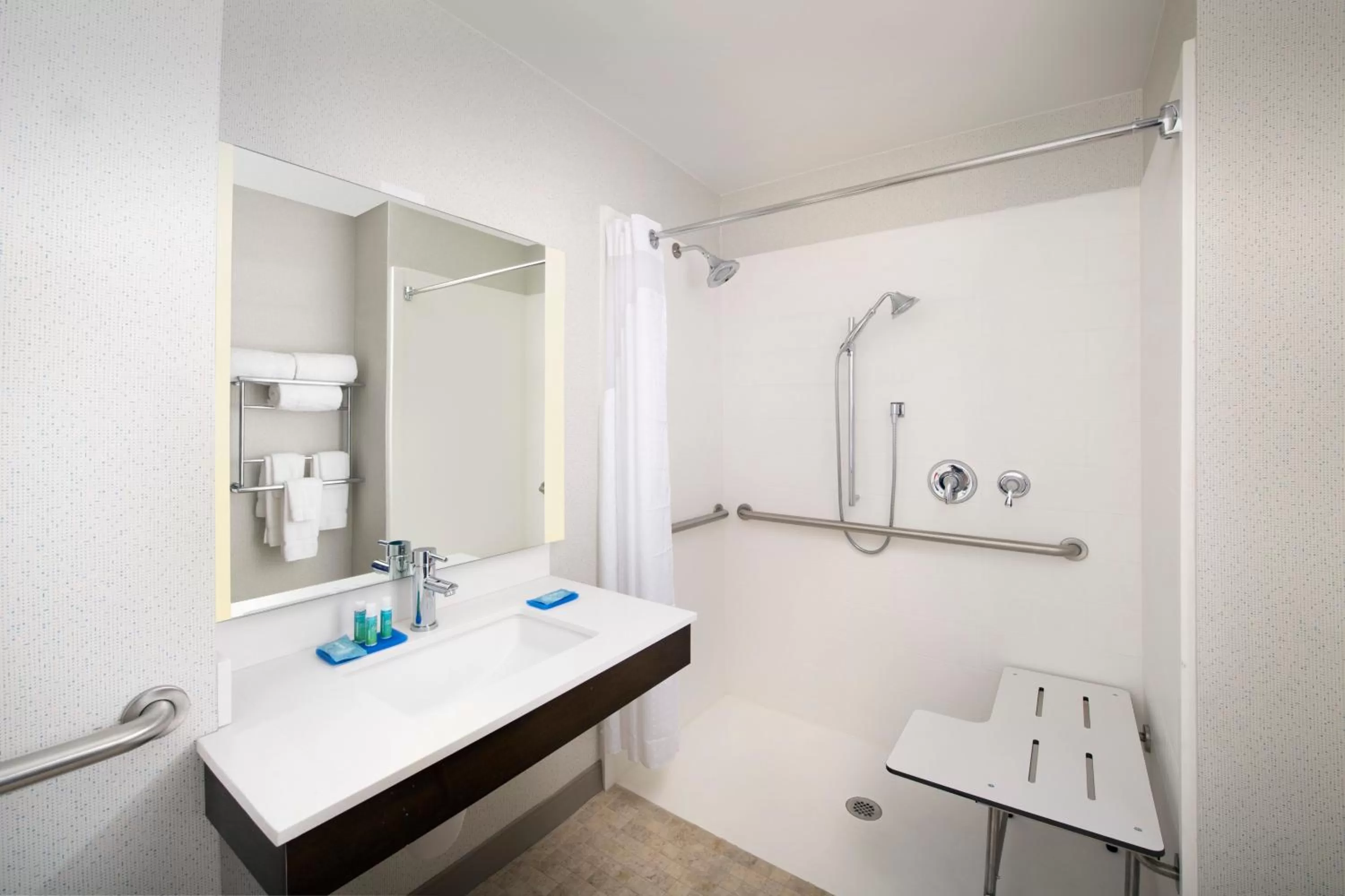 King Room - Hearing Accessible - Roll-in Shower in Holiday Inn Express & Suites Baltimore - BWI Airport North, an IHG Hotel