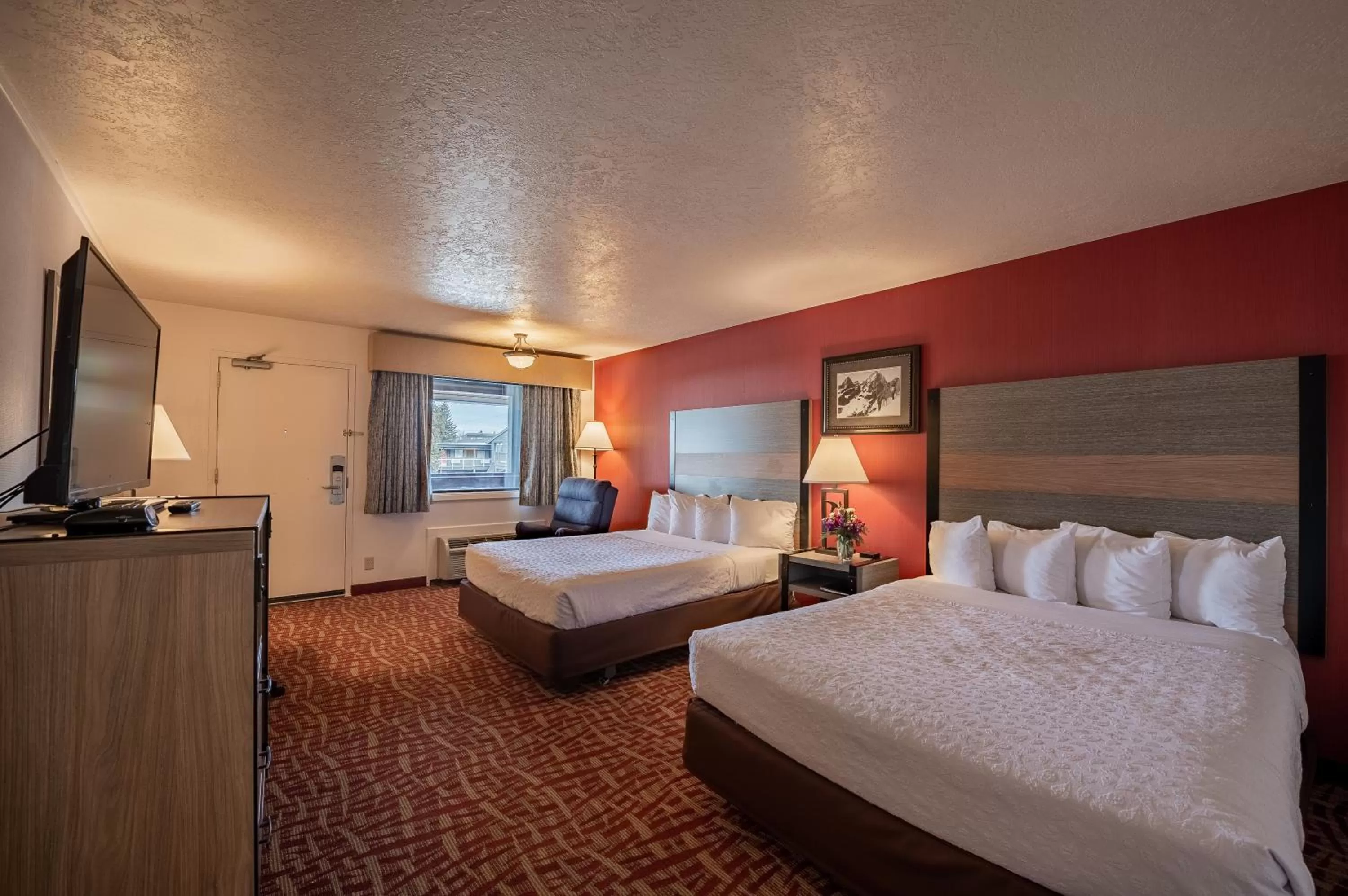 Standard Queen Room in 49'er Inn & Suites