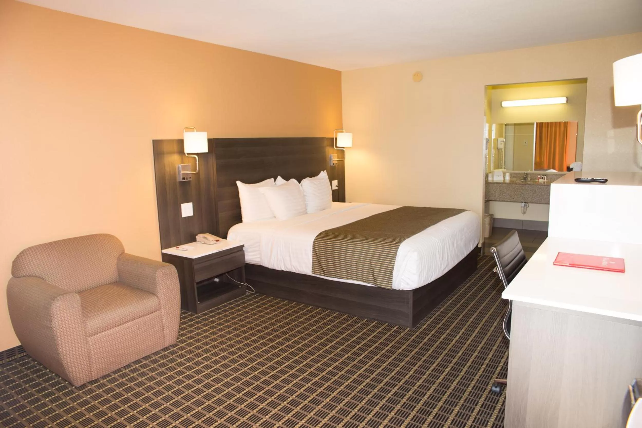 King Room, Non-Smoking in Ramada by Wyndham Flagstaff East