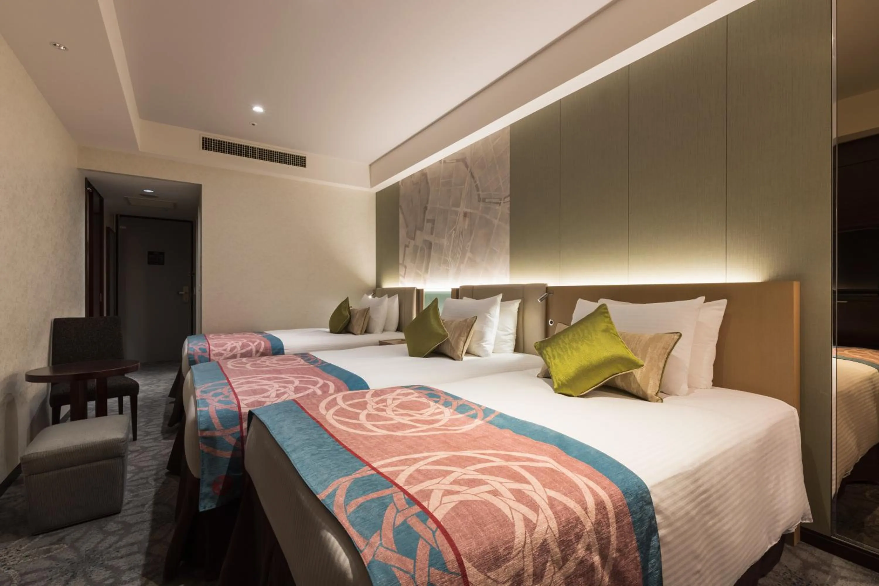 Triple Room in Hotel Metropolitan Tokyo Marunouchi