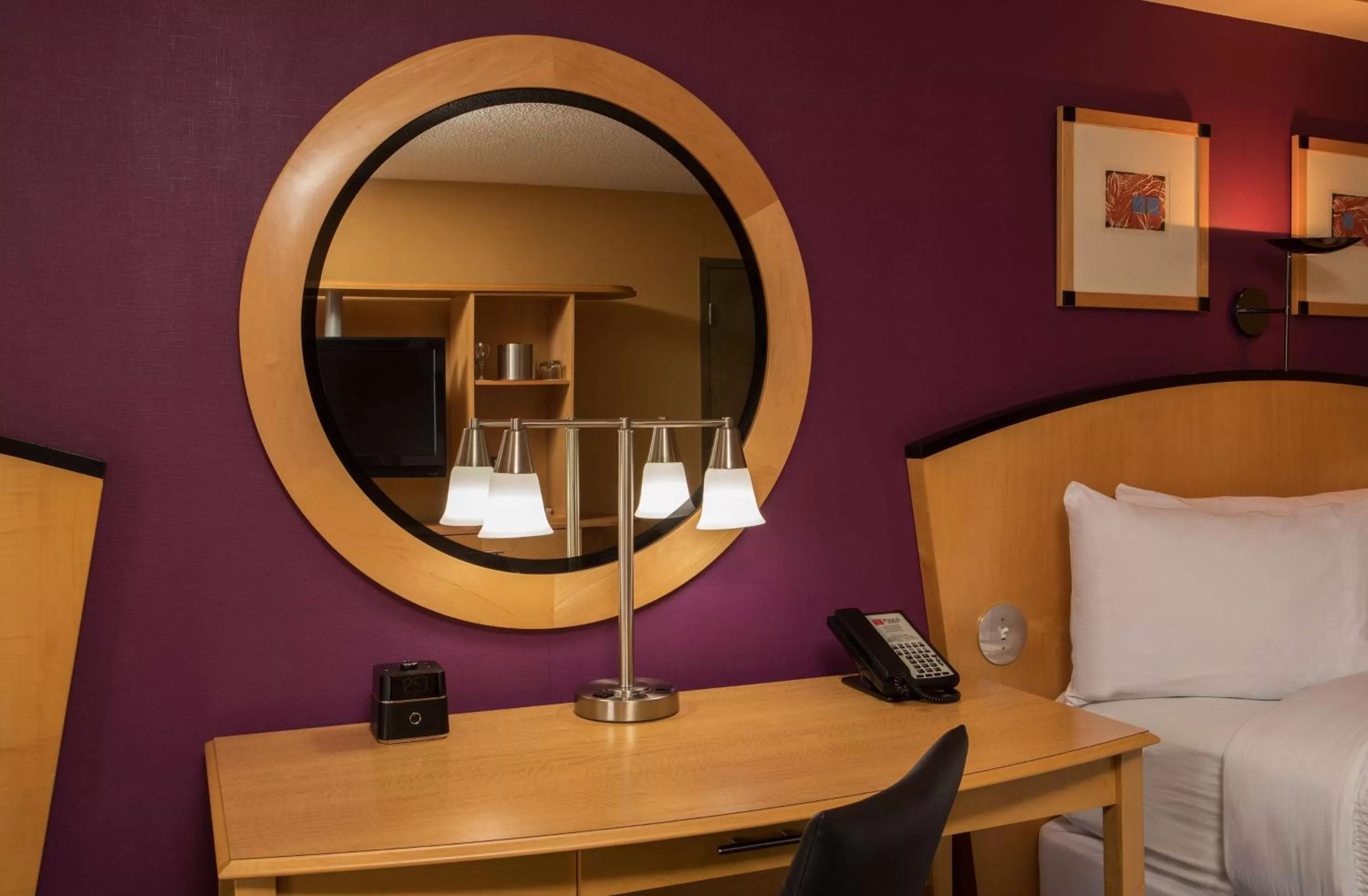 Double Queen Room with Balcony and Harbor View in Pier 5 Hotel Baltimore