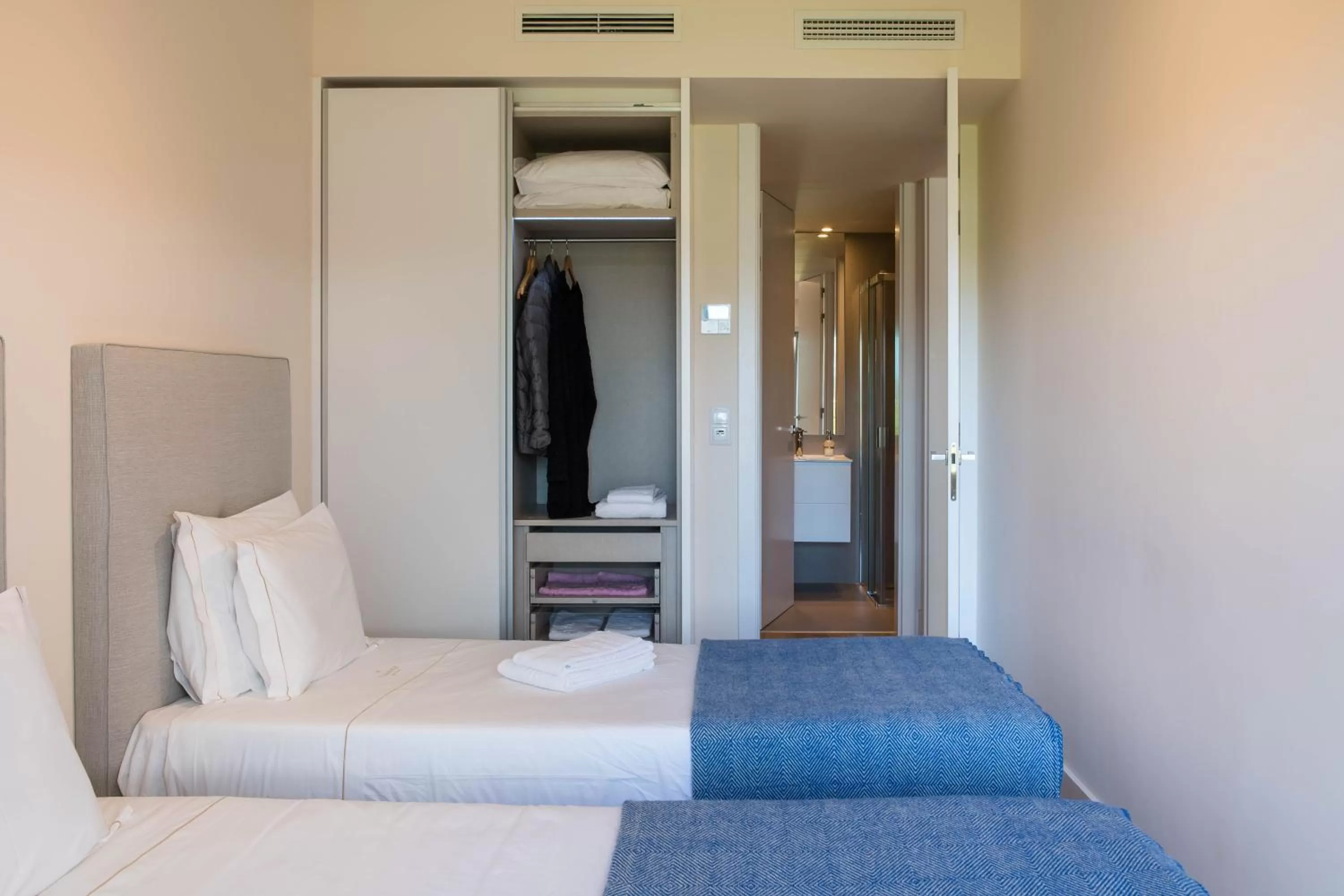 Deluxe Three-Bedroom Apartment in Praia do Sal Resort