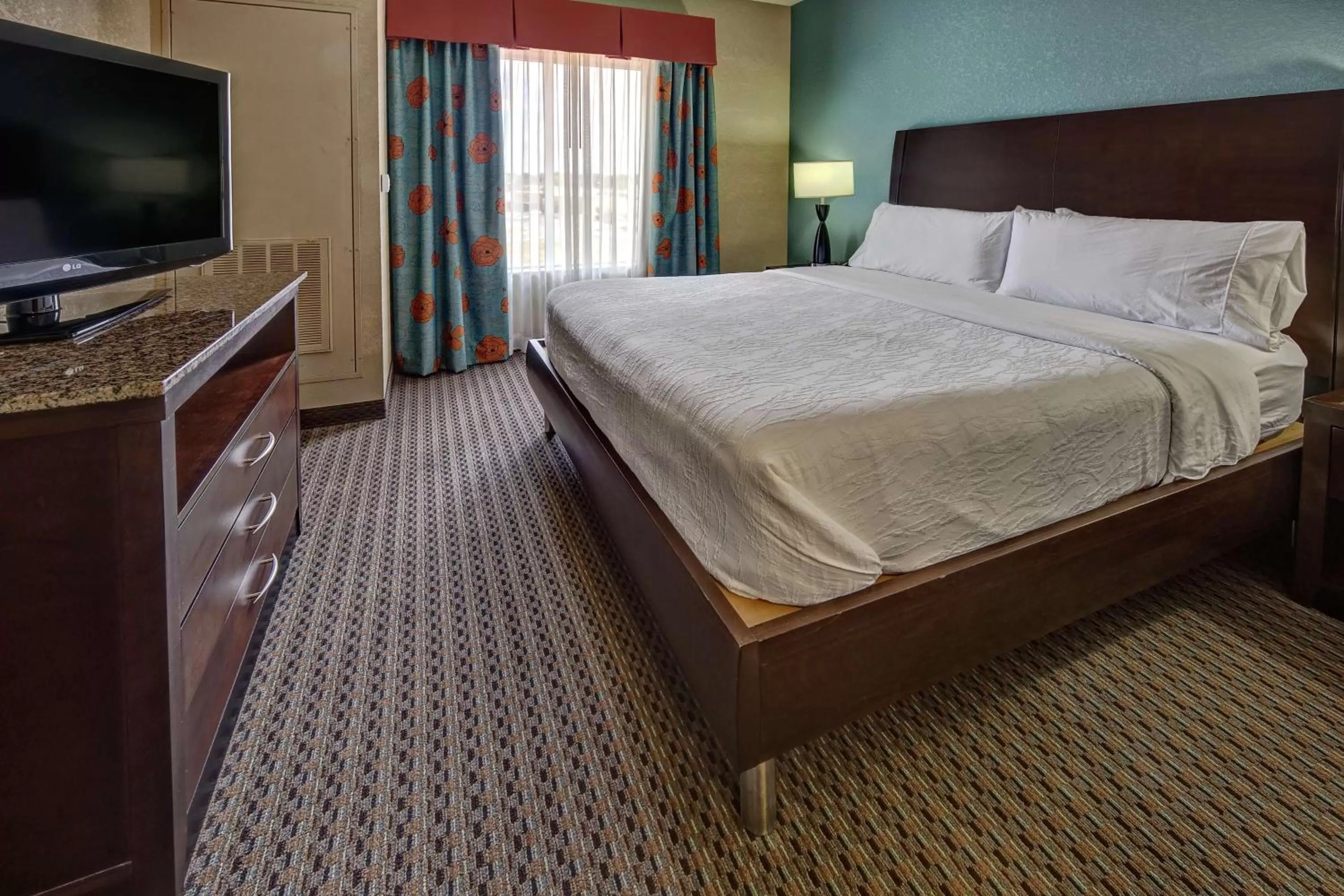 One-Bedroom King Suite with Sofa Bed in Hilton Garden Inn Midtown Tulsa