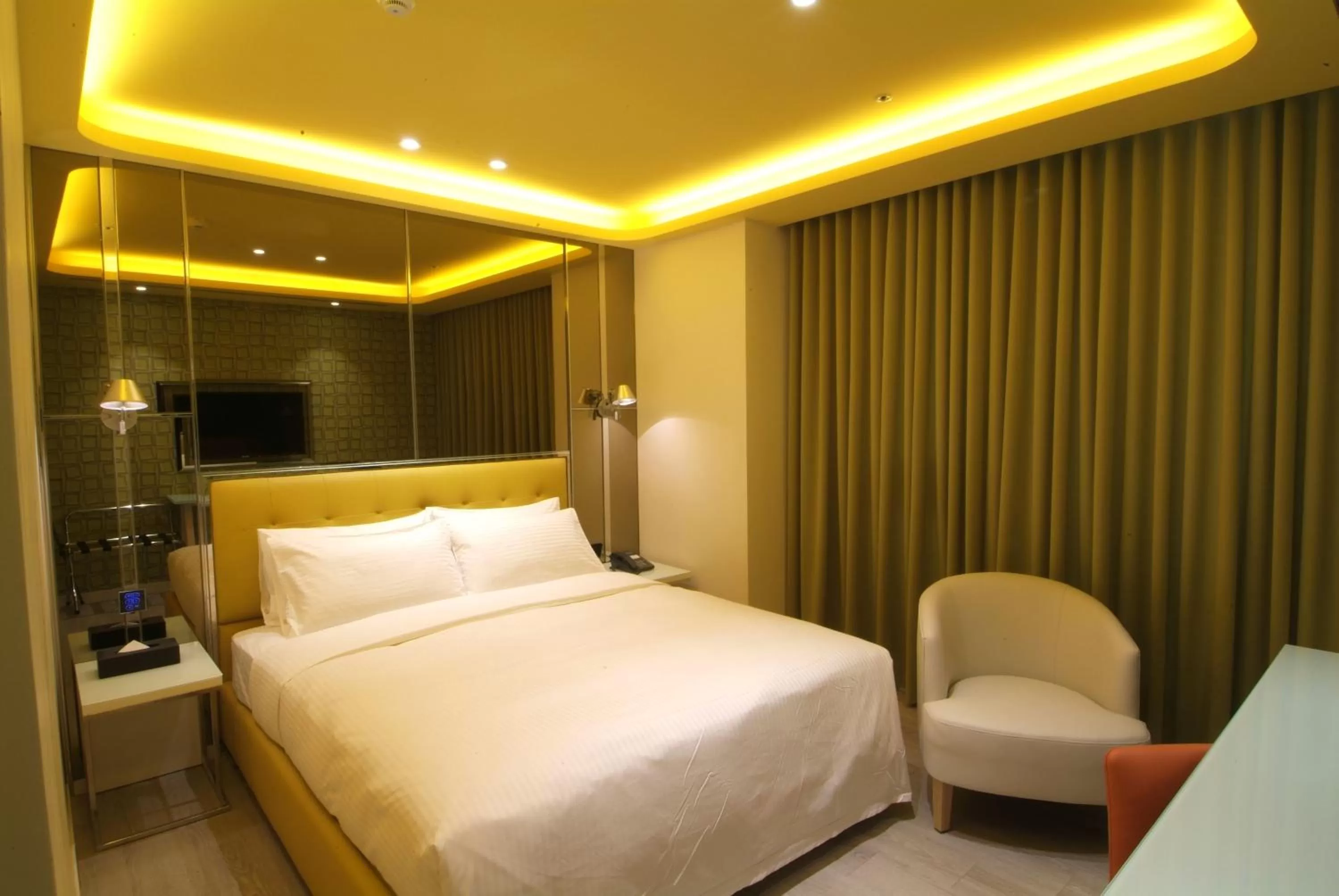 Business Double Room in The Cloud Hotel