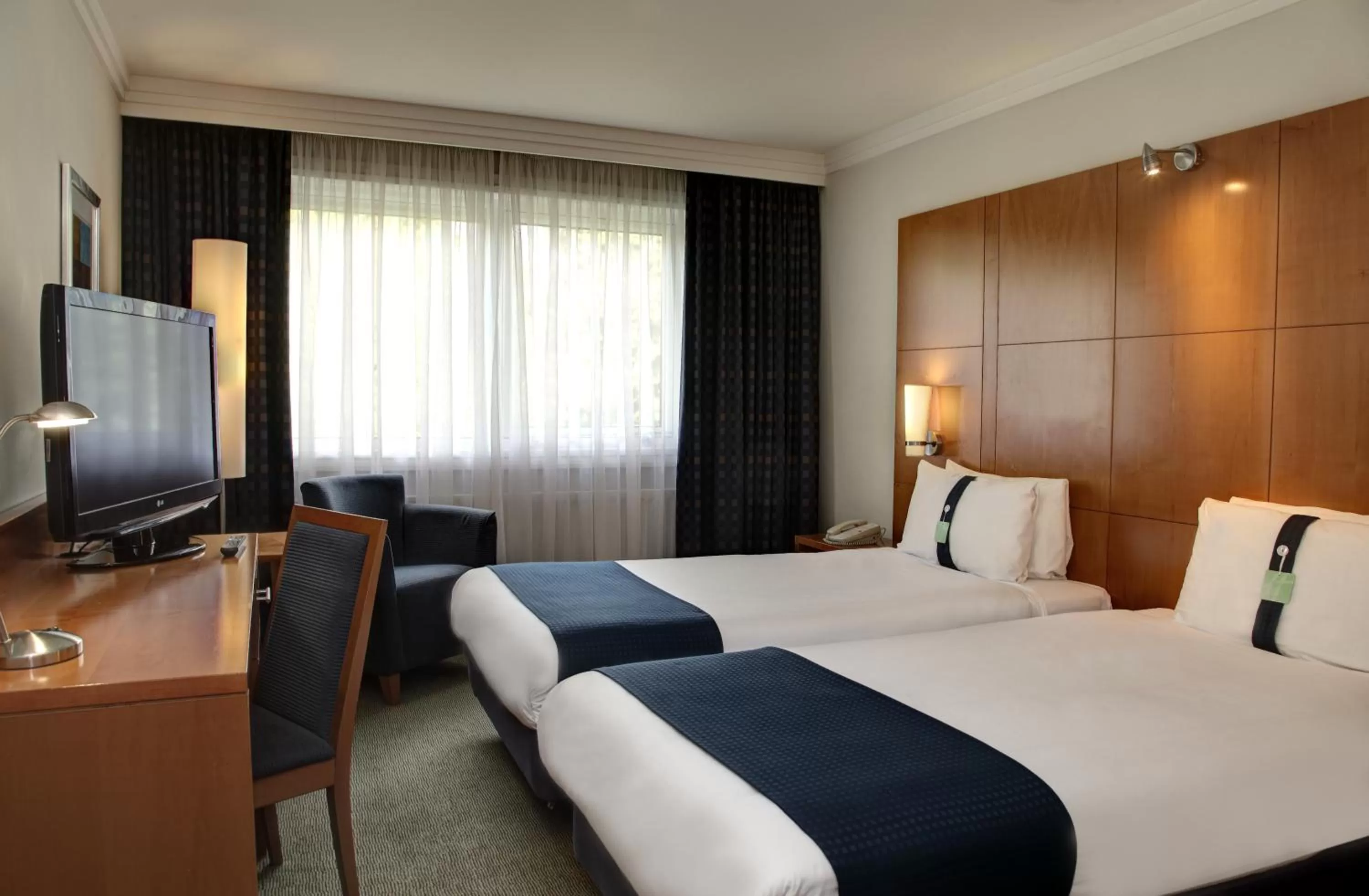 Twin Room in Holiday Inn Oxford, an IHG Hotel