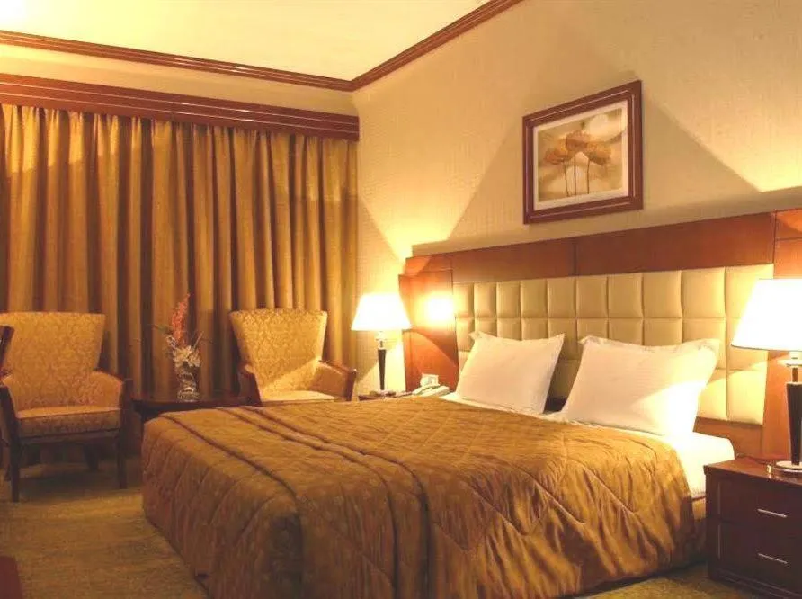 Executive Double Room in Grand Central Hotel