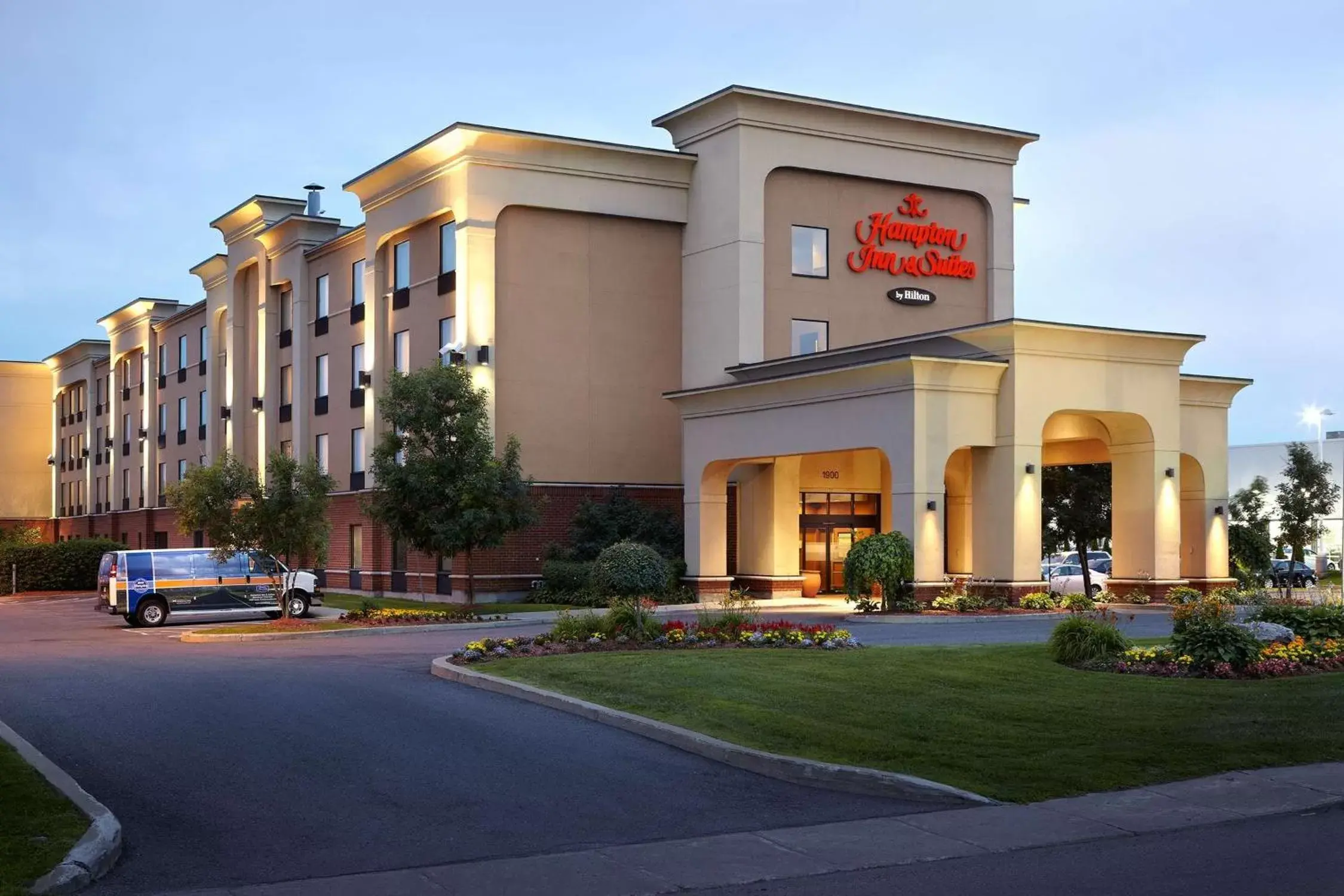 Hampton Inn & Suites Montreal-Dorval Hampton Inn & Suites Montreal-Dorval