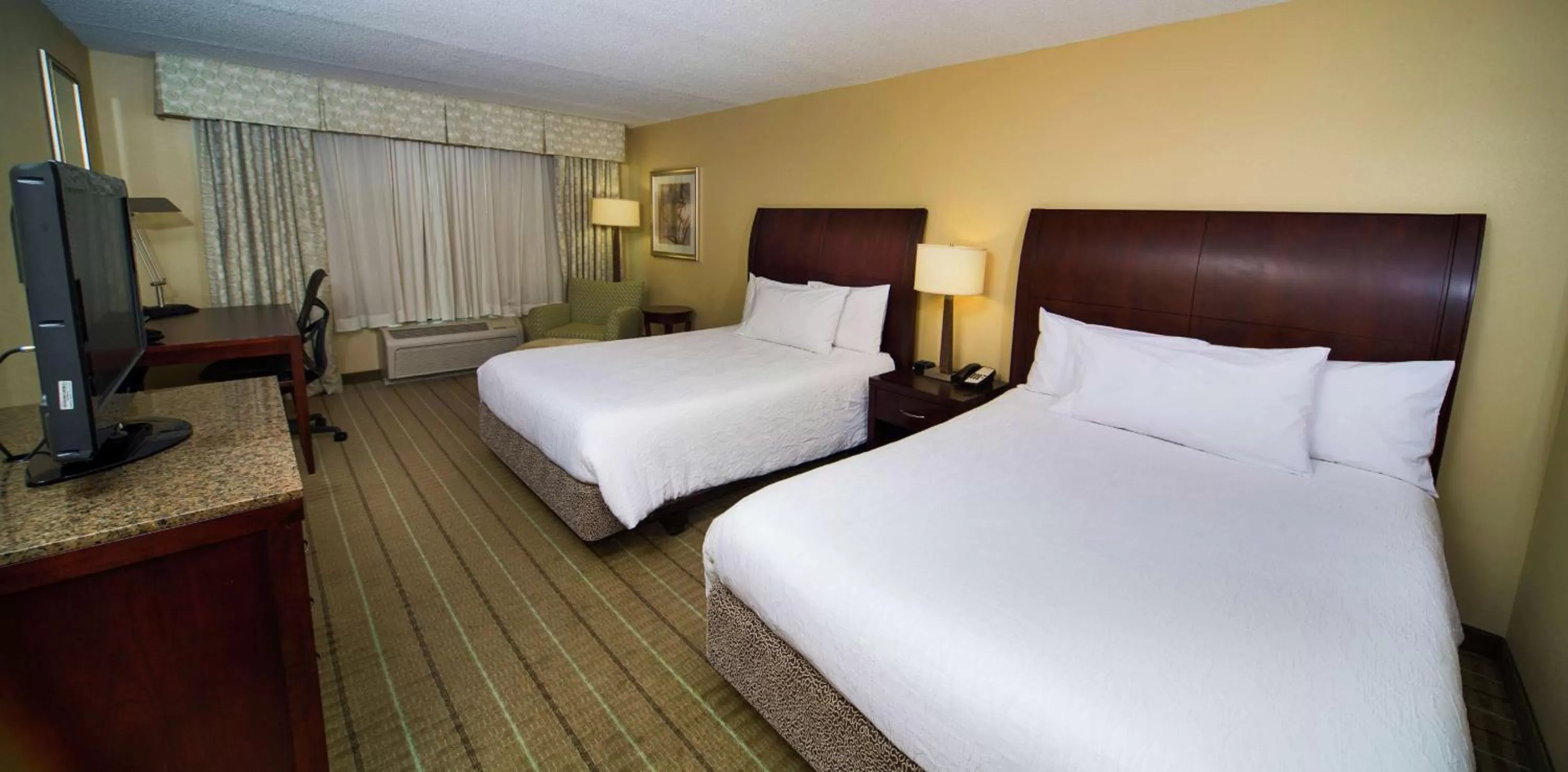 Premium Queen Room with Two Queen Beds in Hilton Garden Inn Valdosta