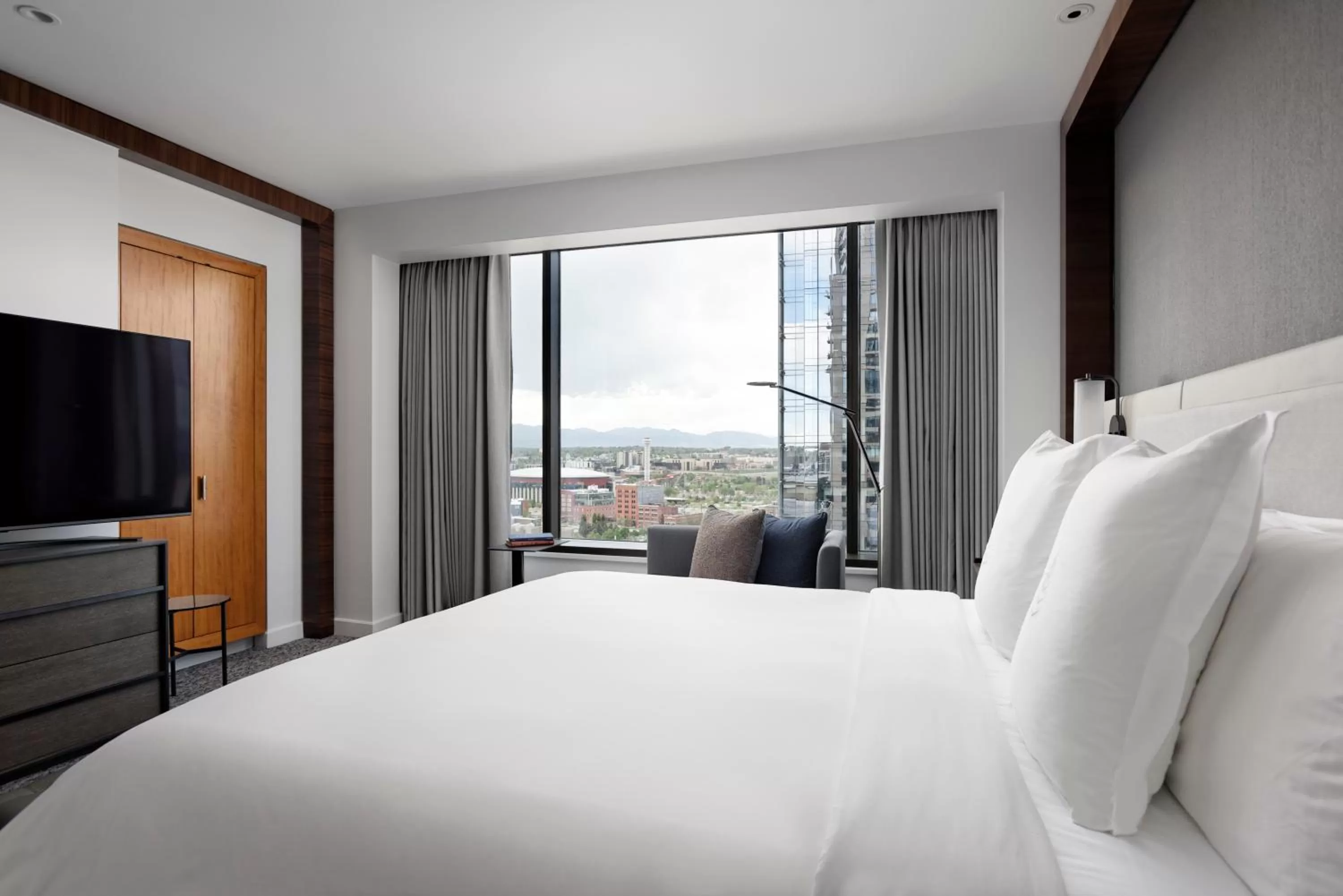 Deluxe Mountain Room with Two Double Beds  in Four Seasons Hotel Denver