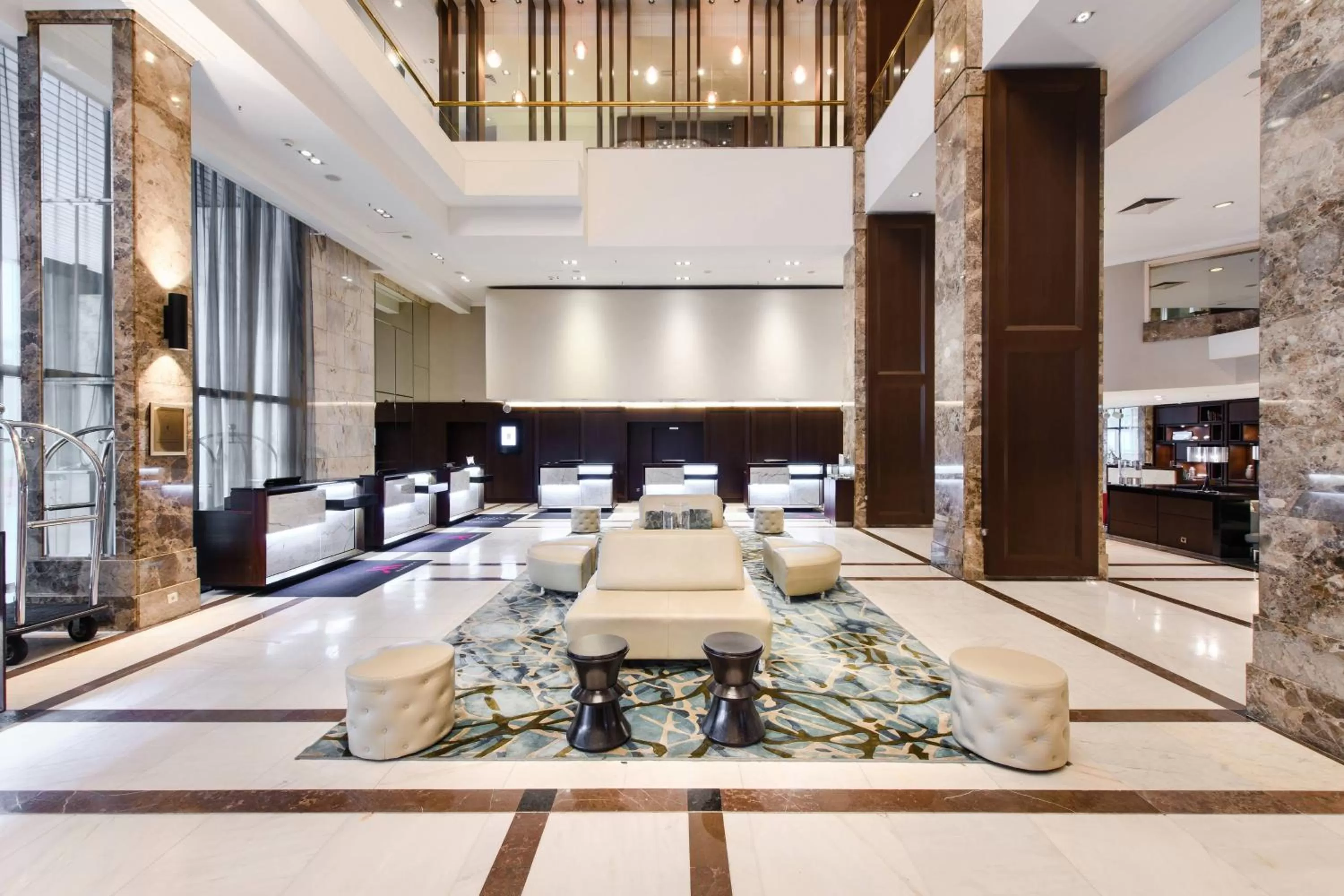 Lobby or reception in Warsaw Marriott Hotel