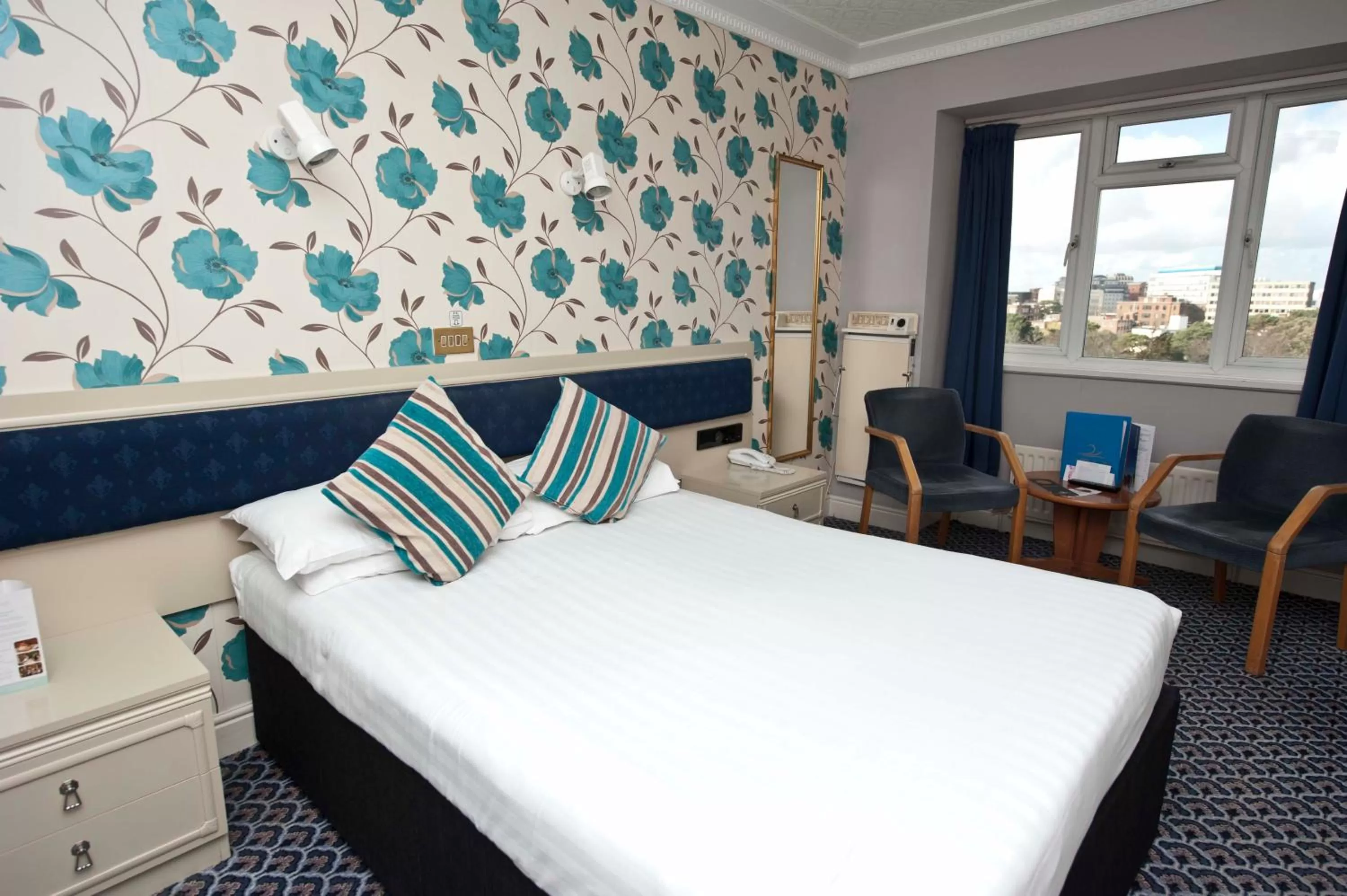 Standard Double Room in Suncliff Hotel - OCEANA COLLECTION