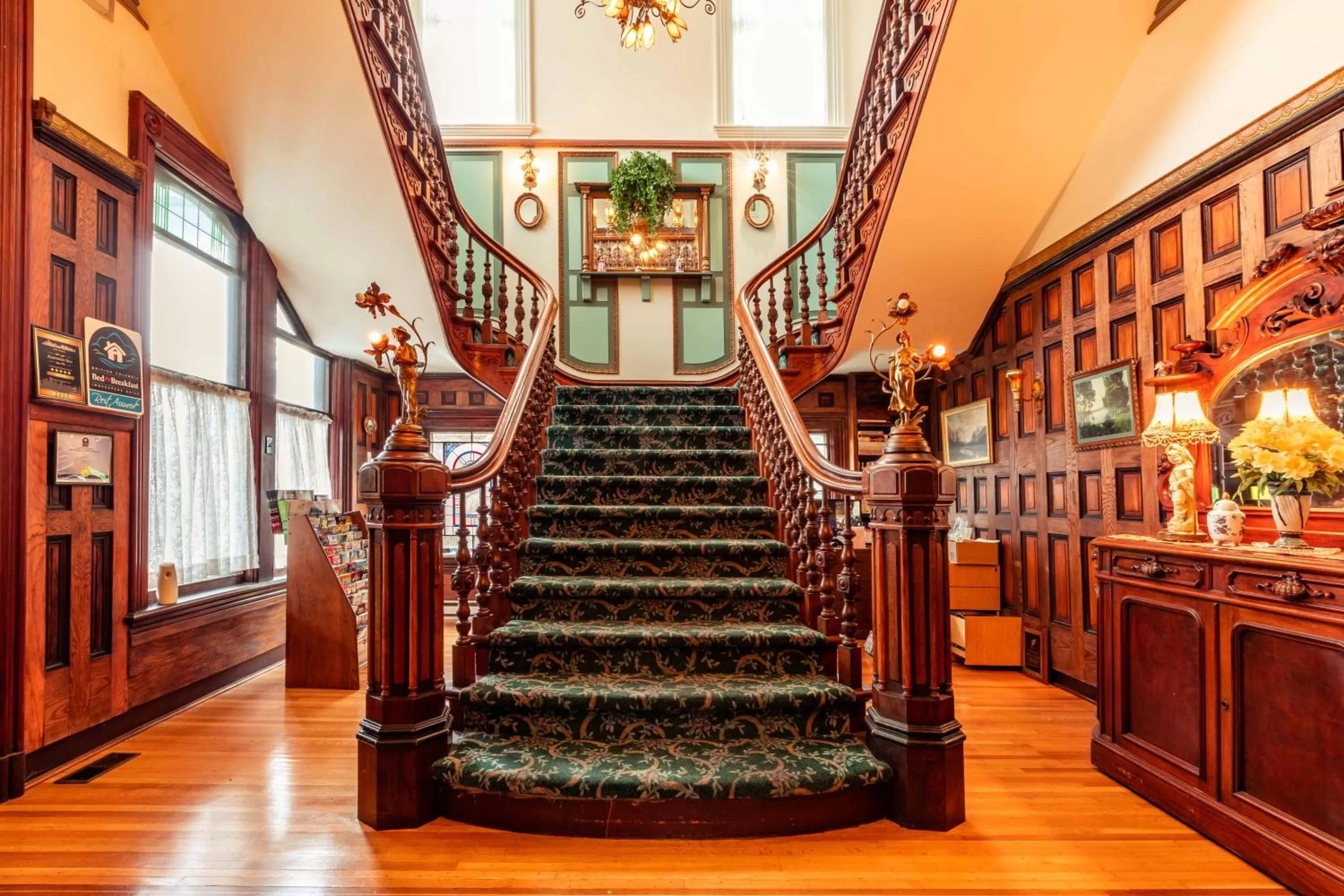 Lobby or reception in Amethyst Inn