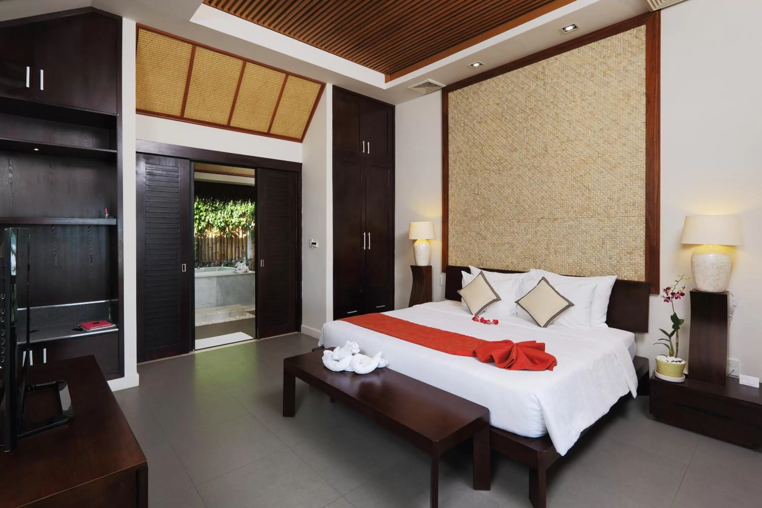 Bungalow with Garden View in The Cliff Resort & Residences