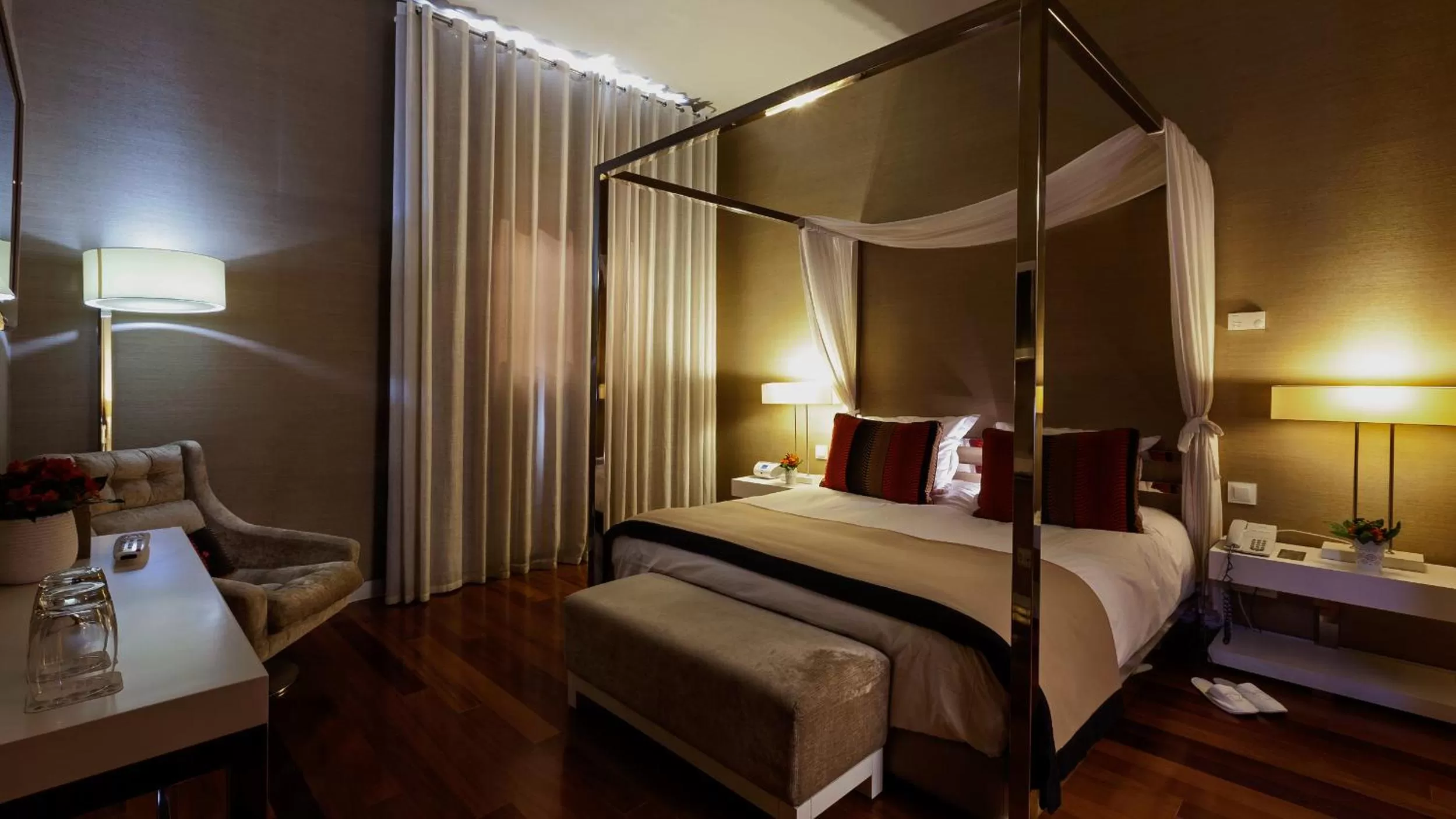 Suite - single occupancy in M'AR De AR Aqueduto