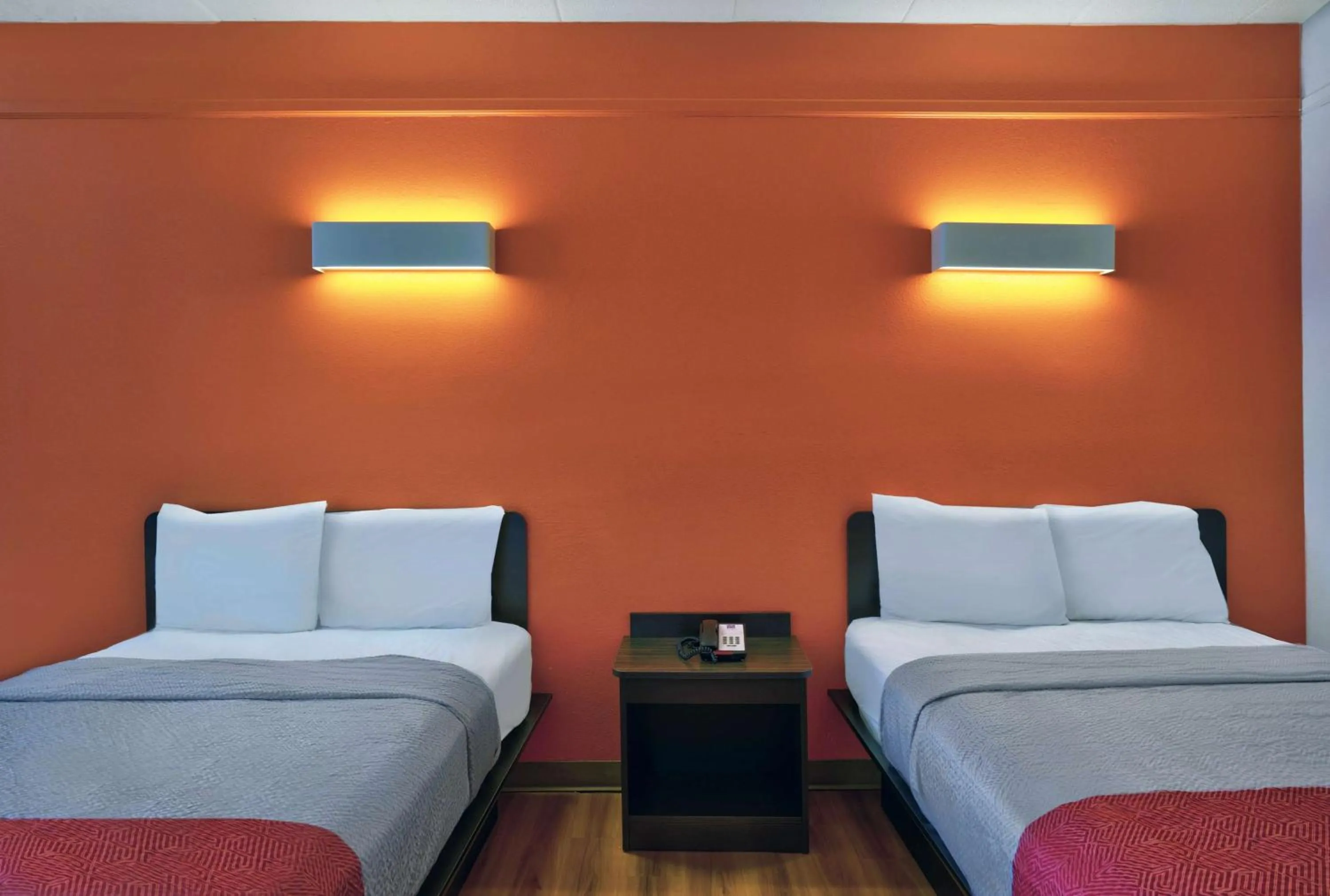 Quadruple Room - single occupancy - Smoking in Motel 6-Seaford, DE