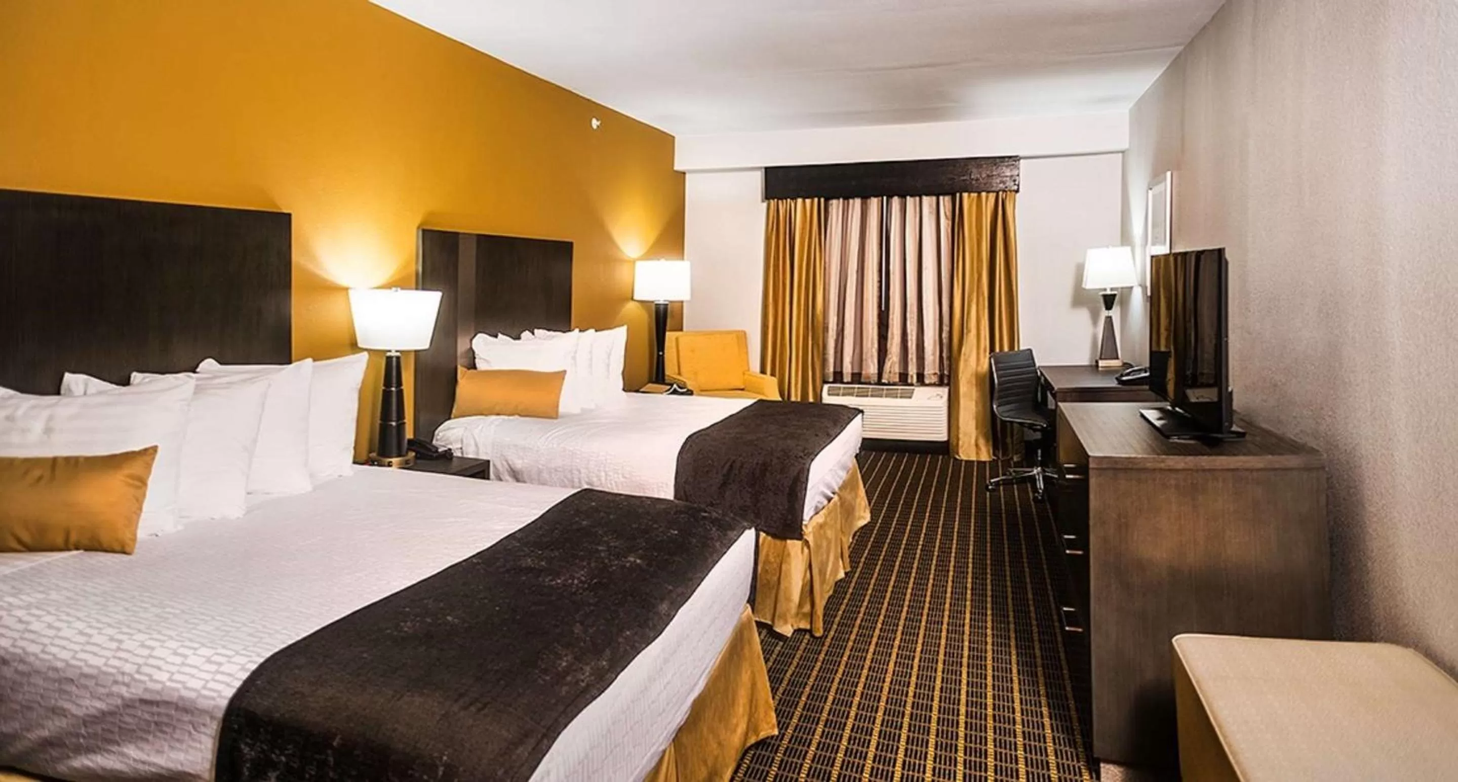Queen Room with Two Queen Beds in Best Western Plus Lampasas Inn & Suites