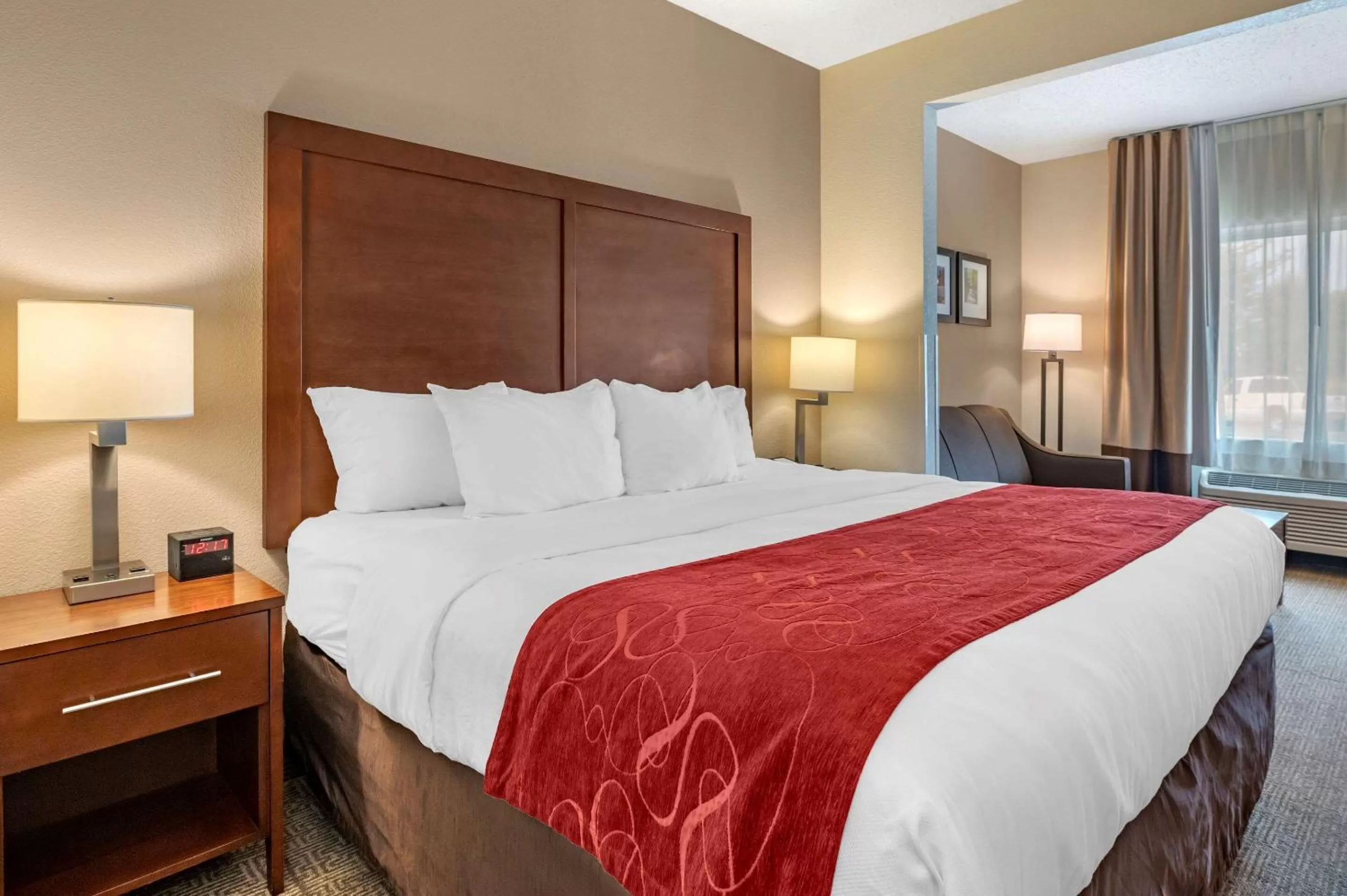 King Suite - Non-Smoking in Comfort Suites Columbus West - Hilliard