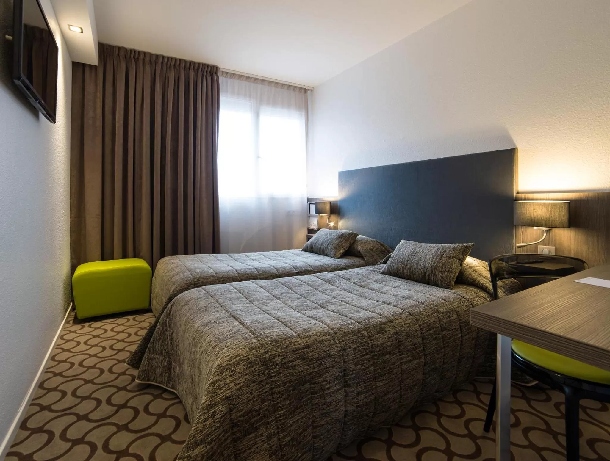 Twin Room in Cit'Hotel Stim'Otel