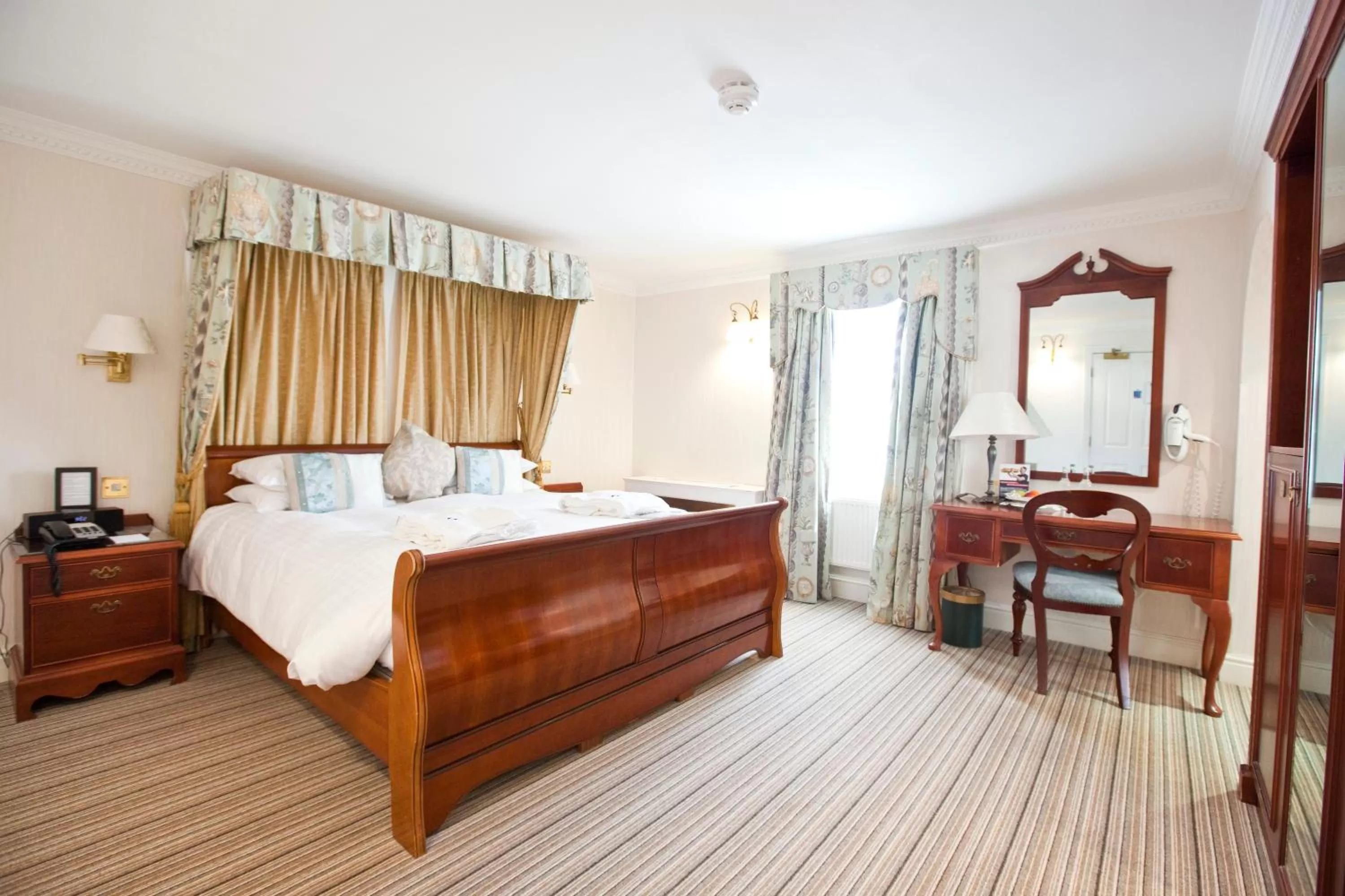 Executive Suite in Marygreen Manor