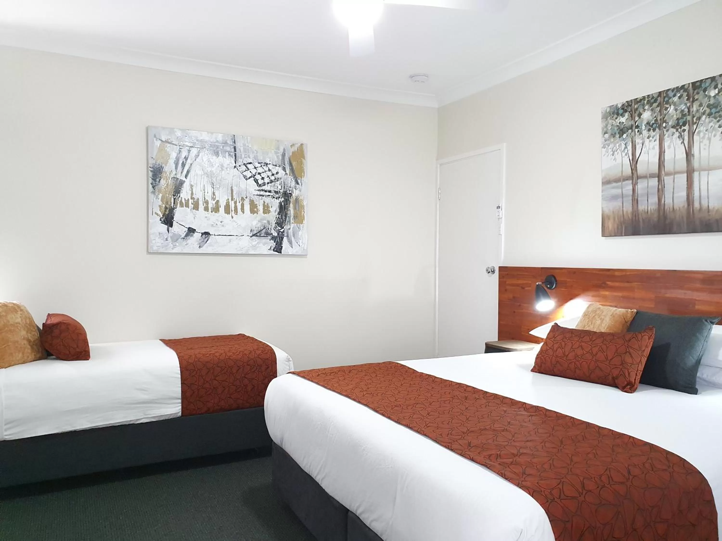 Standard Triple Room in Black Sheep Motel Goulburn
