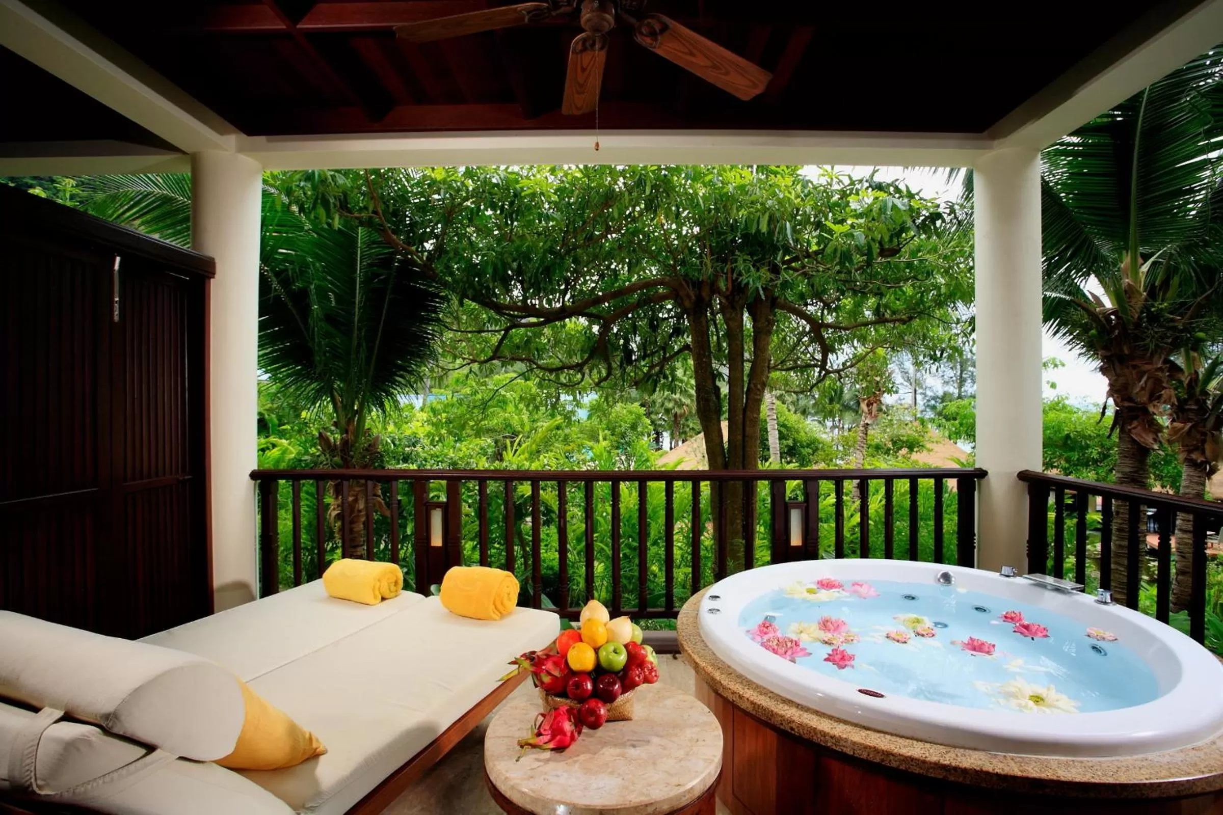Deluxe Spa Garden View -King in Centara Grand Beach Resort & Villas Krabi