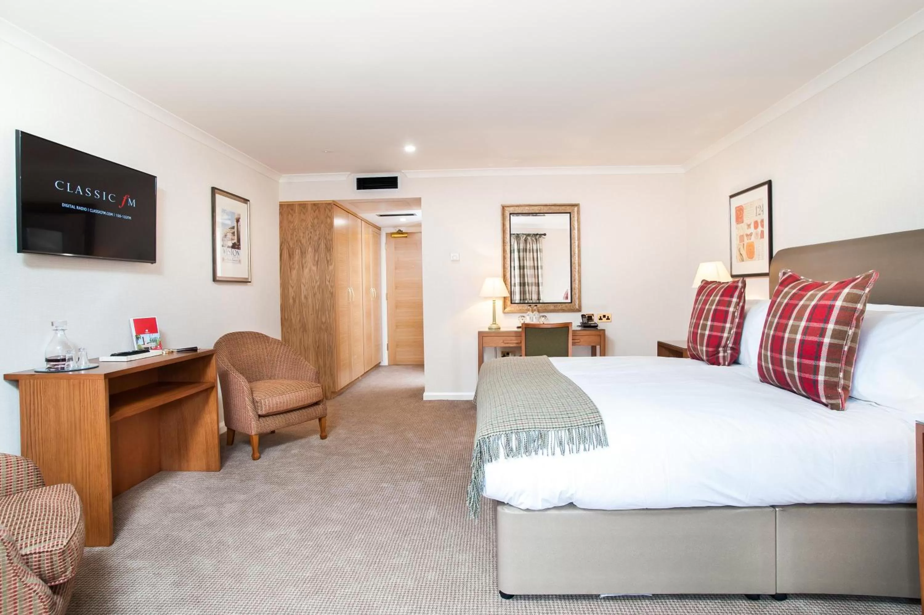 Suite with Garden View in Parkway Hotel & Spa