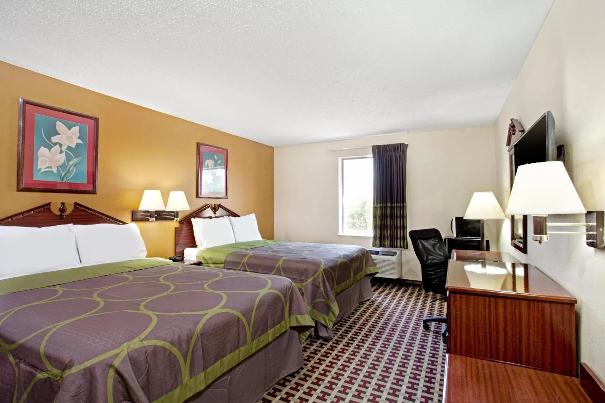 Deluxe Business King Room - Non-Smoking in Super 8 by Wyndham Forrest City AR