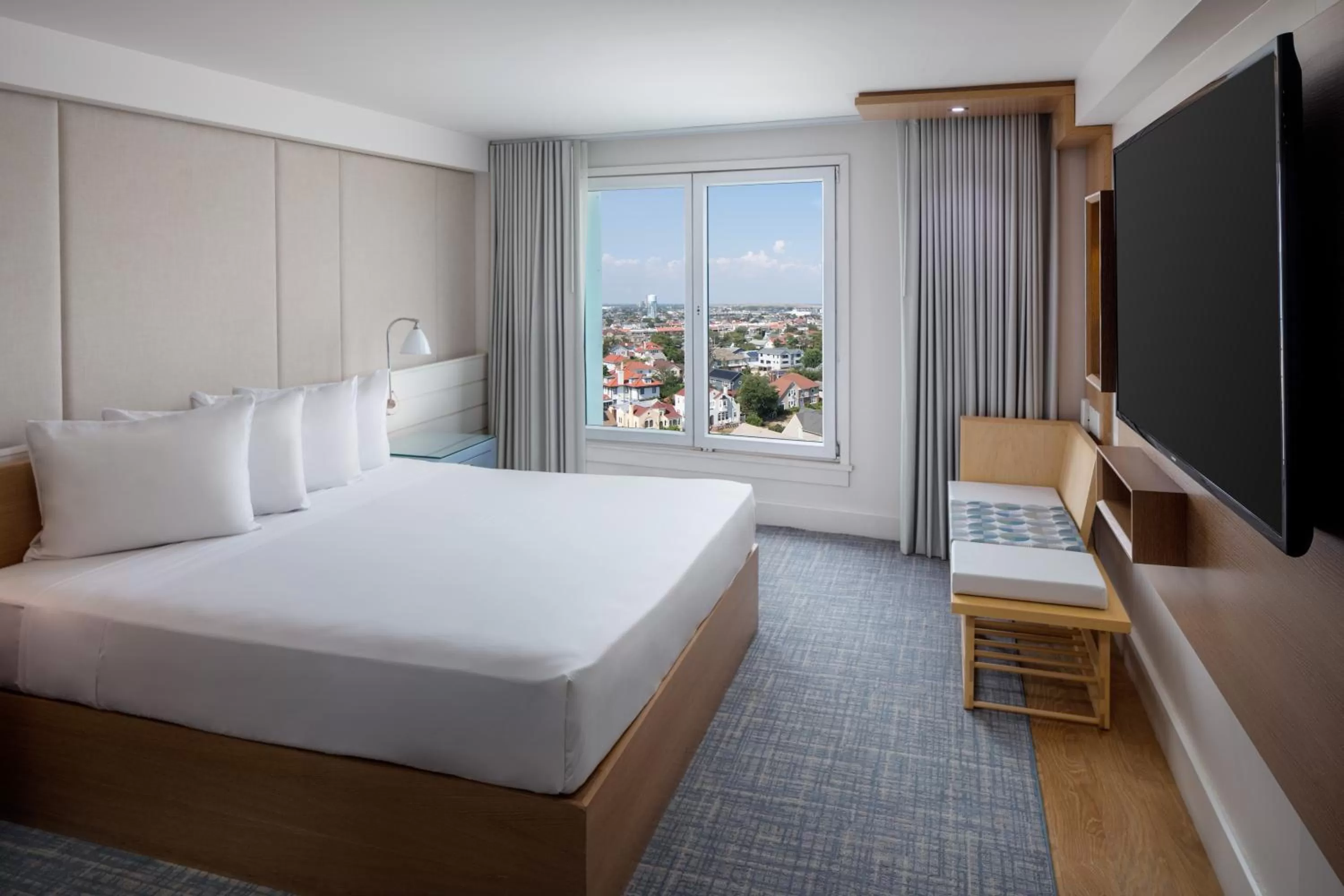 Deluxe King Room City View in Allegria Hotel