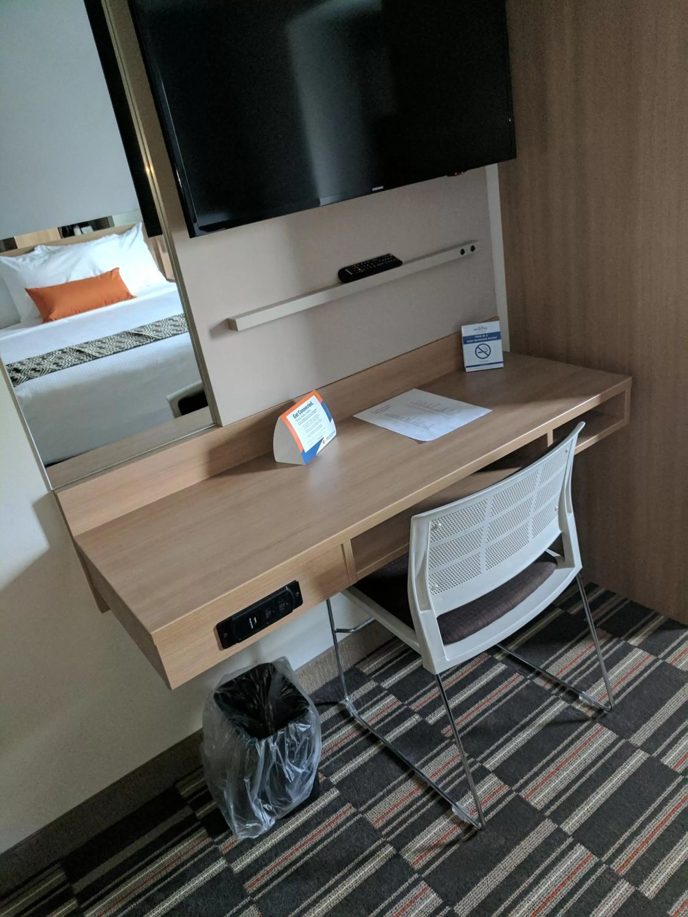 Queen Room - Non-Smoking in Microtel Inn & Suites by Wyndham Clarion