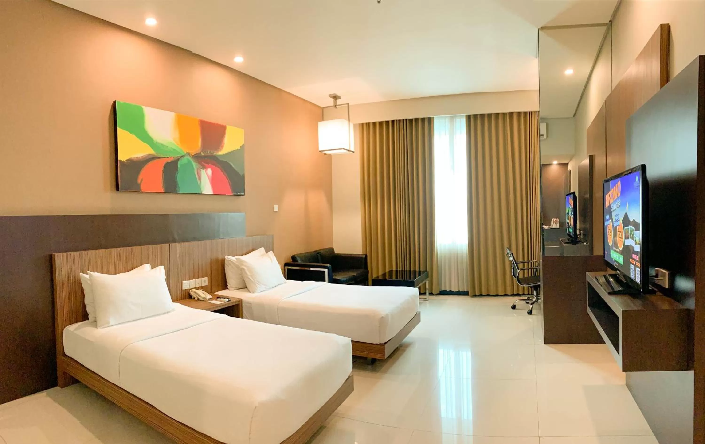 Grand Deluxe Twin Bed Room in Savana Hotel & Convention Malang