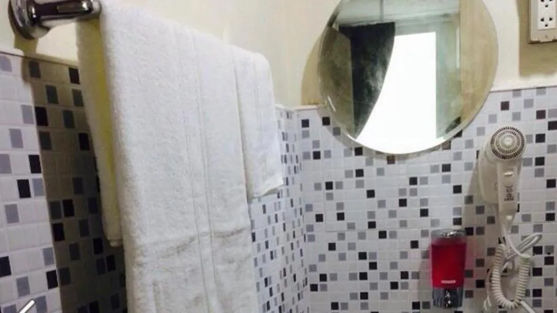 Superior Double Room in Sukhumvit 20 Guest House